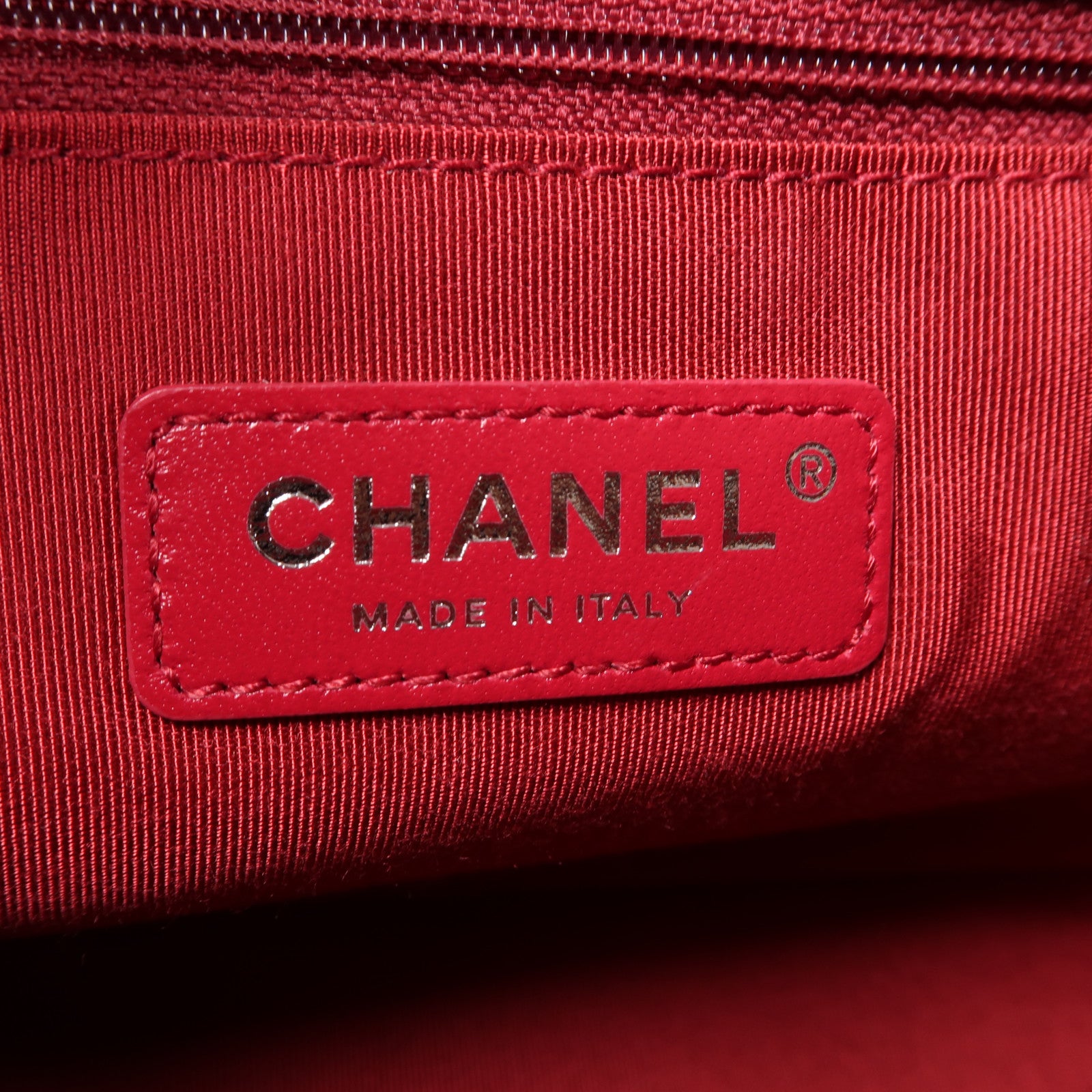 CHANEL 菱格牛皮皮革Gabrielle Medium金扣/銀扣鏈帶肩背袋黑色