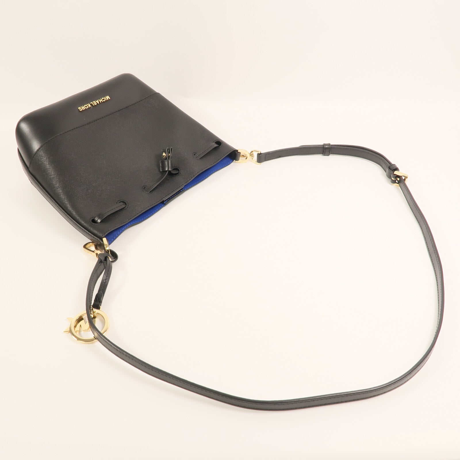 Michael Kors 牛皮皮革Bucket Bag金扣肩背袋