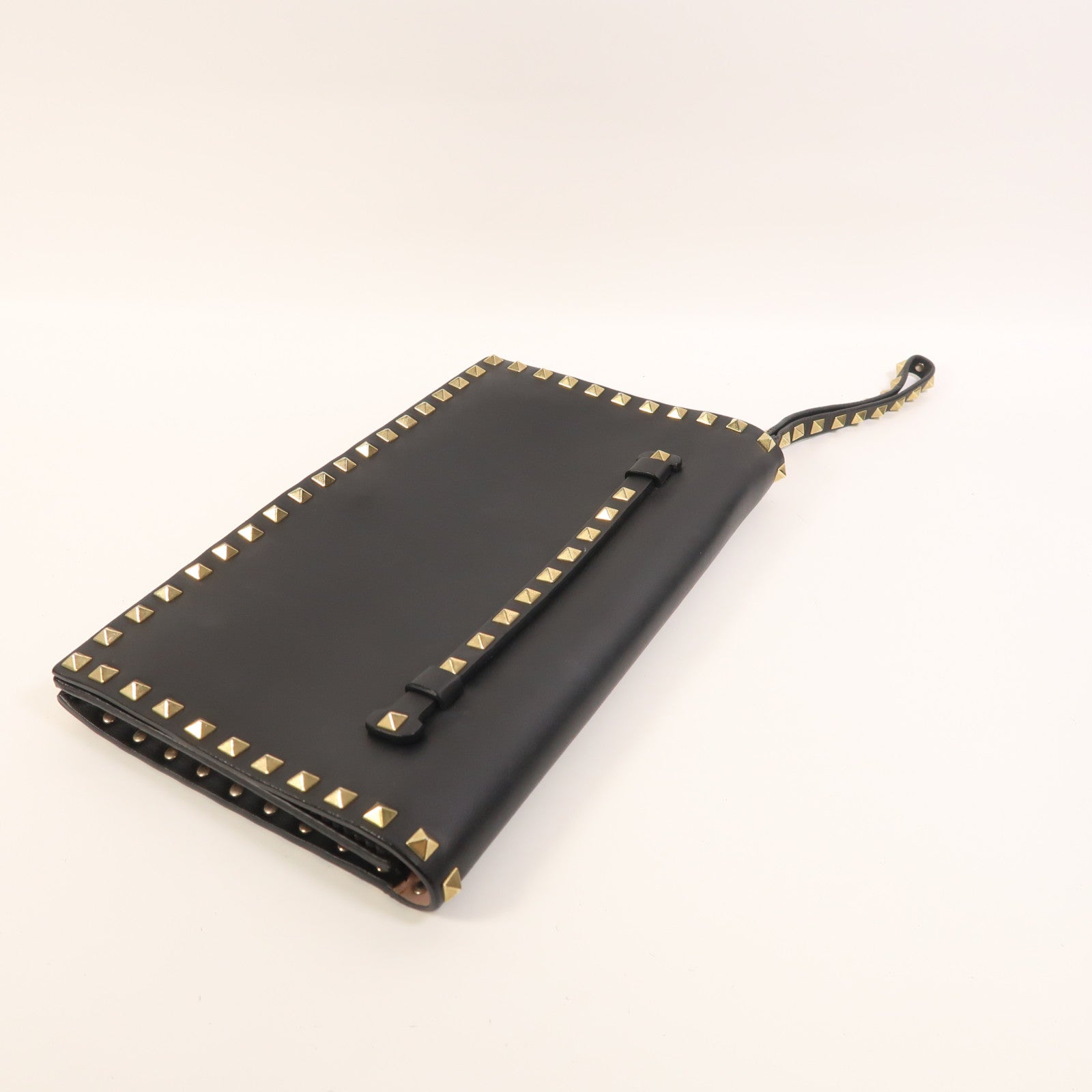 Valentino 牛皮皮革Garavani Rockstud Clutch金扣手拿包