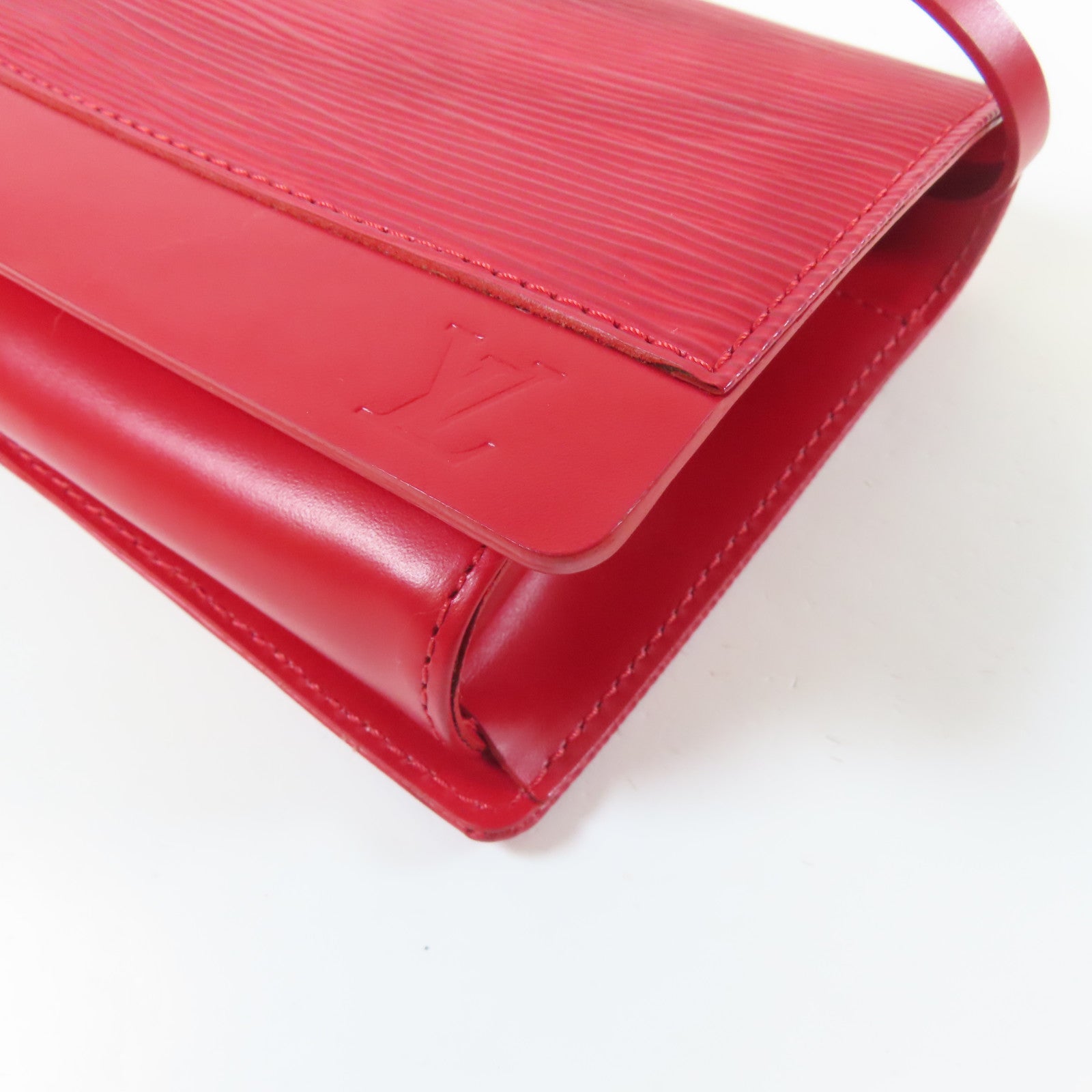 LOUIS VUITTON Epi Honfleur Clutch Bag金扣肩背袋紅色