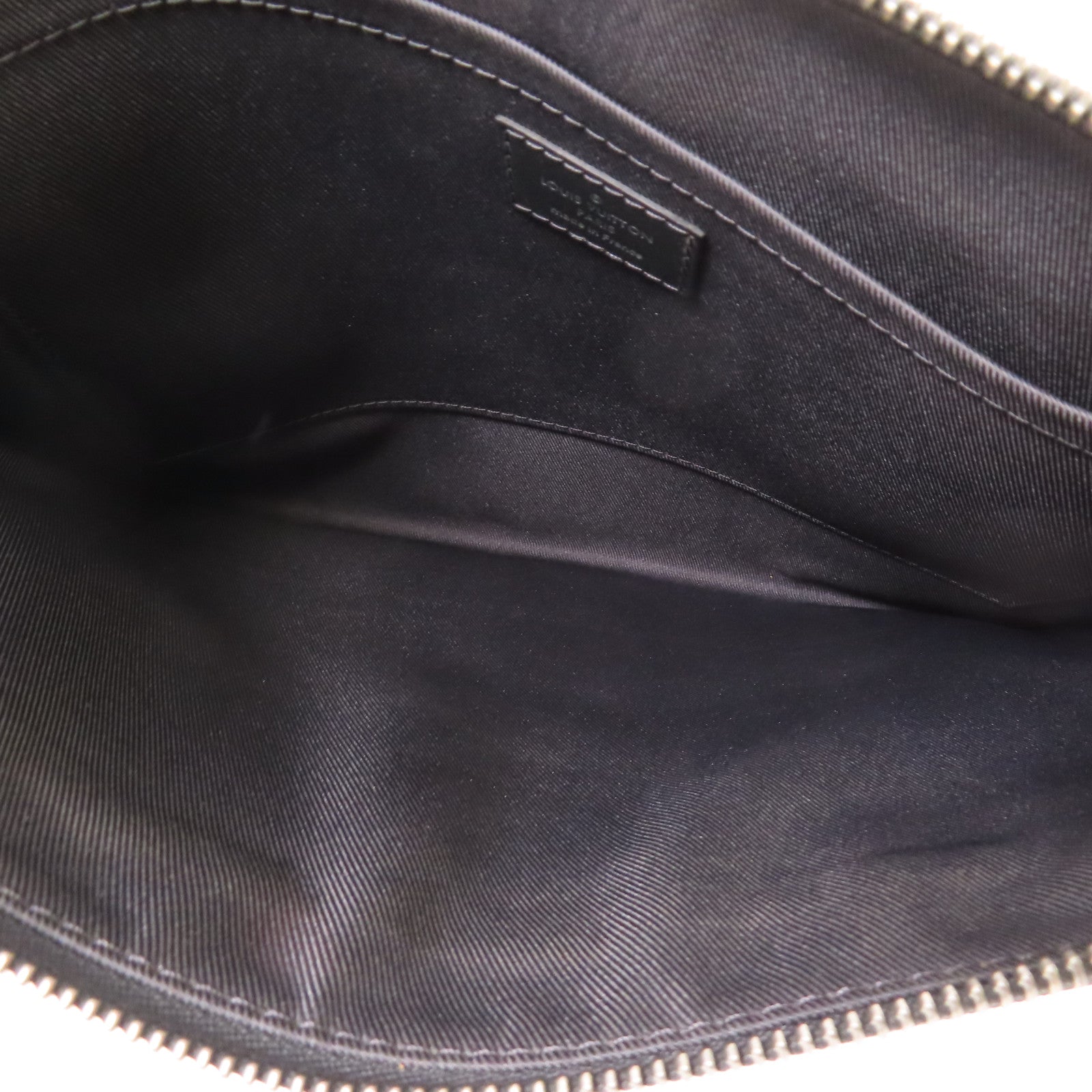 LOUIS VUITTON Monogram Eclipse Pochette Discovery手拿包