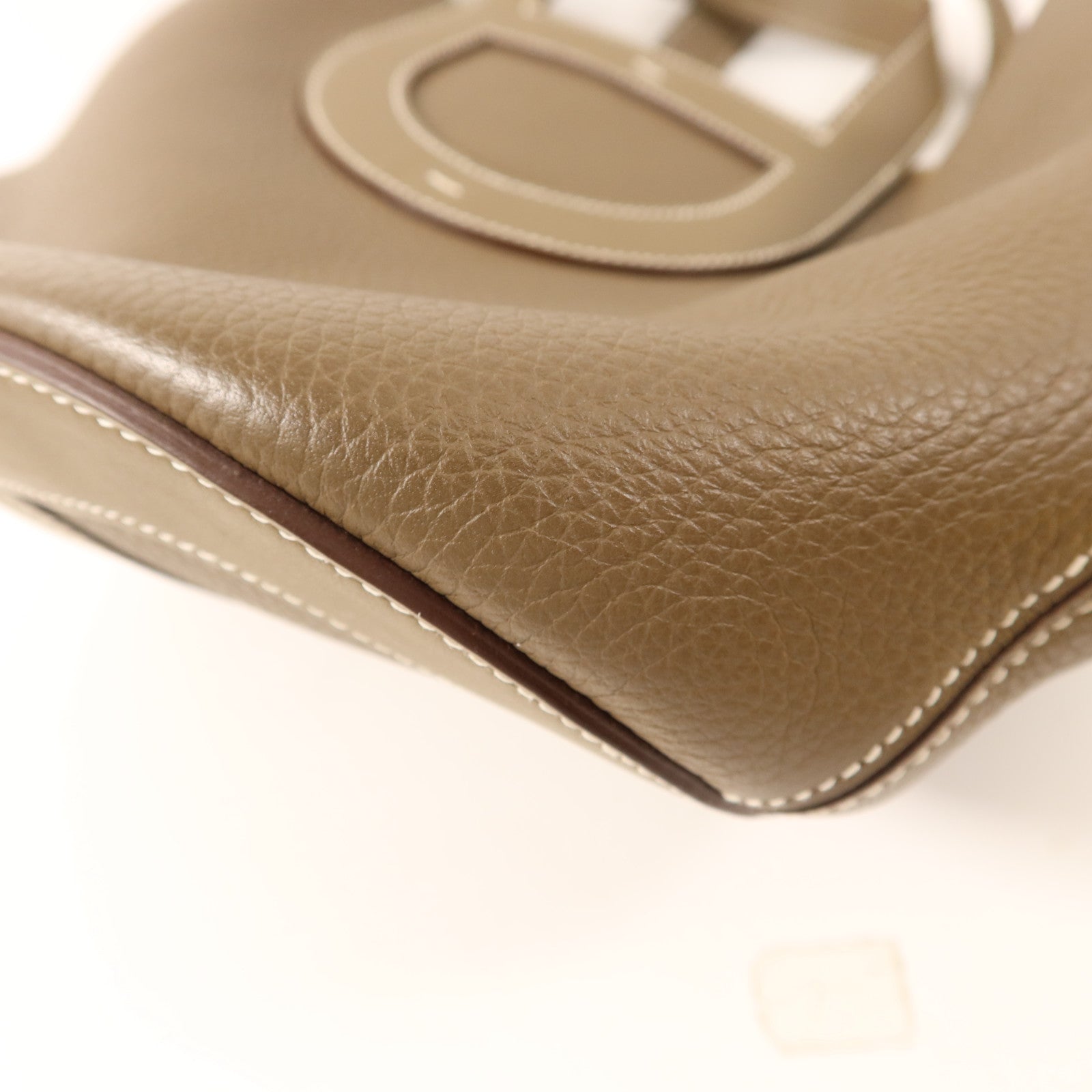 HERMES Clemence皮革In The Loop 23銀扣手挽袋Etoupe