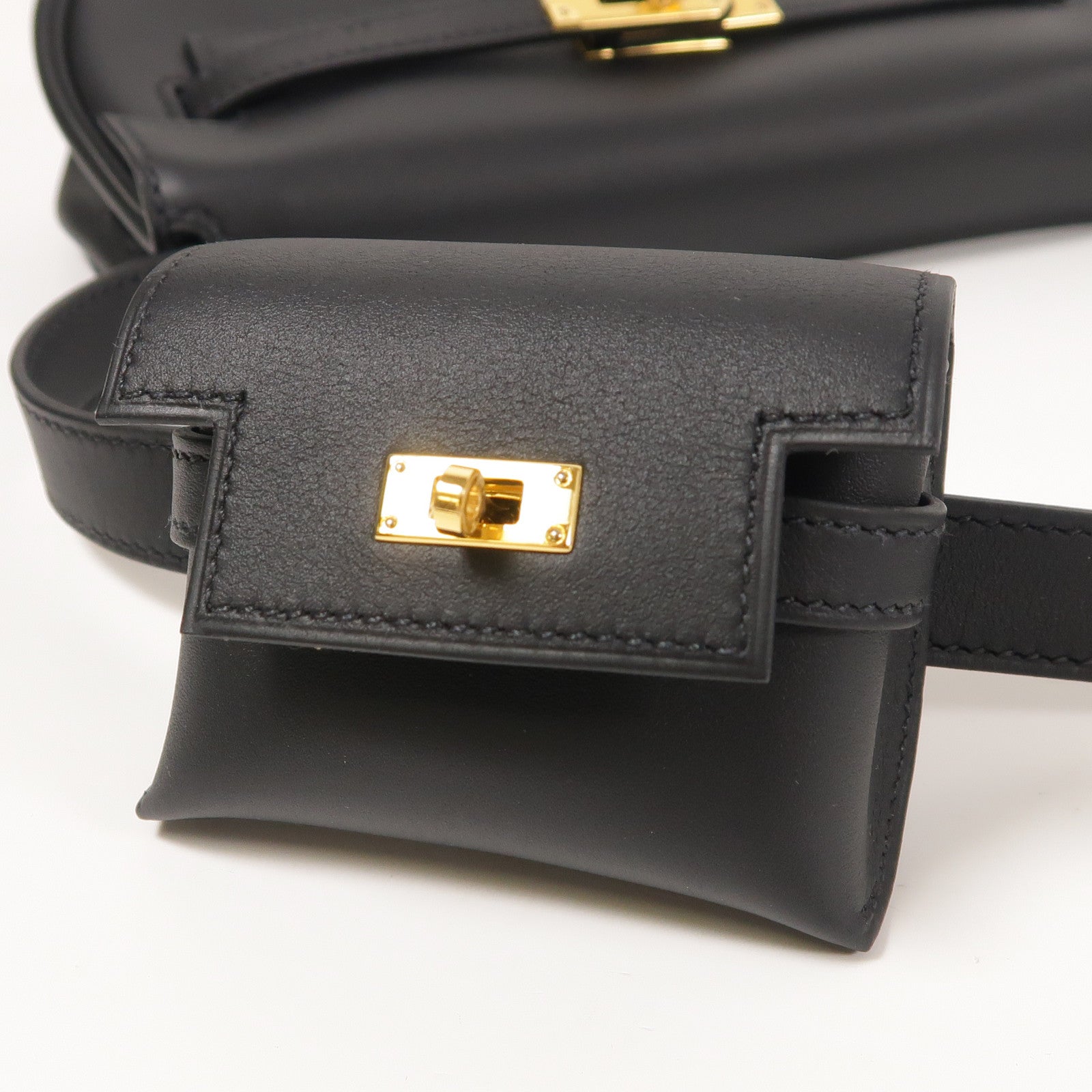 HERMES Swift皮革Kelly Moove金扣肩背袋Noir