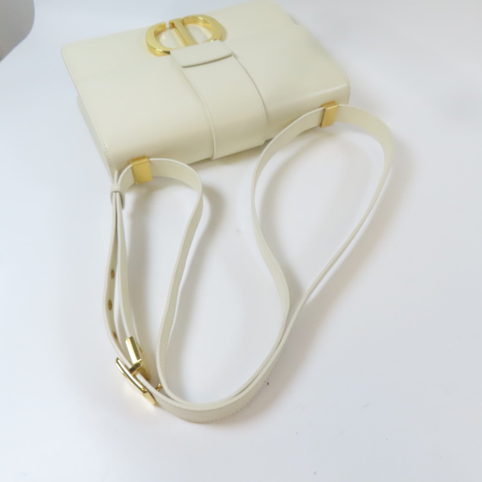 Dior 牛皮皮革30 Montaigne金扣肩背袋白色