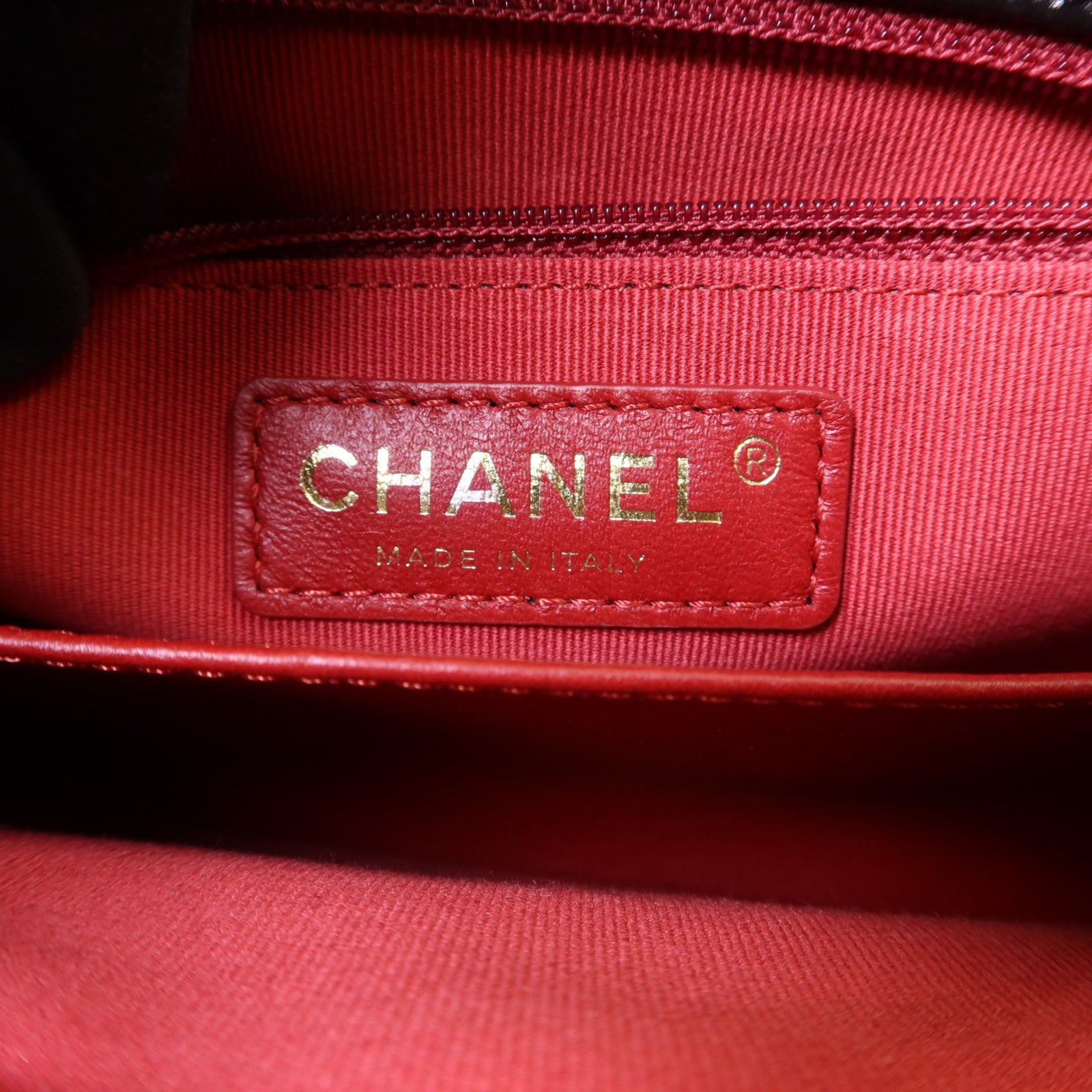 CHANEL 牛皮皮革23B Hobo Bag金扣鏈帶肩背袋