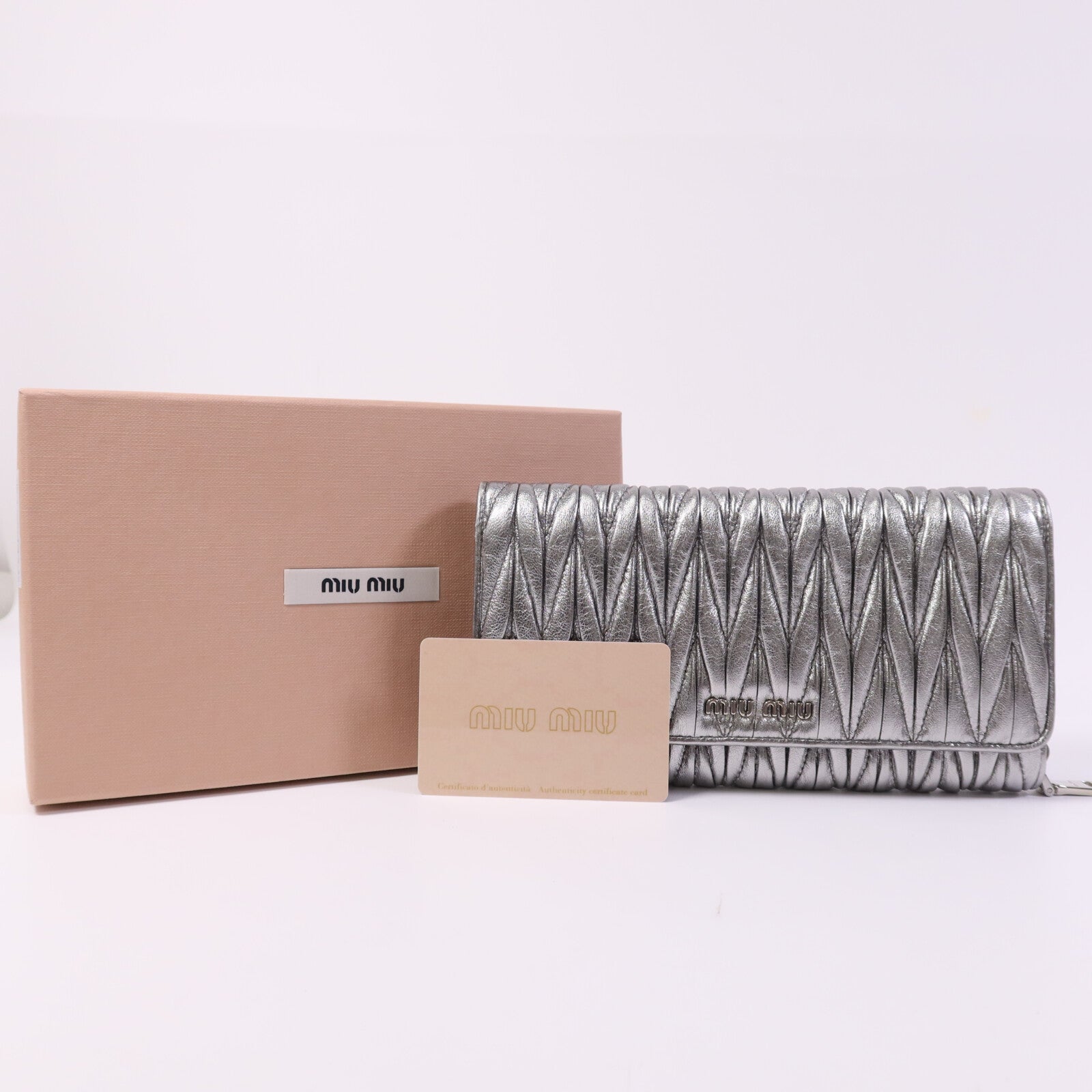 Miu Miu 羊皮皮革Long Wallet銀扣長錢包