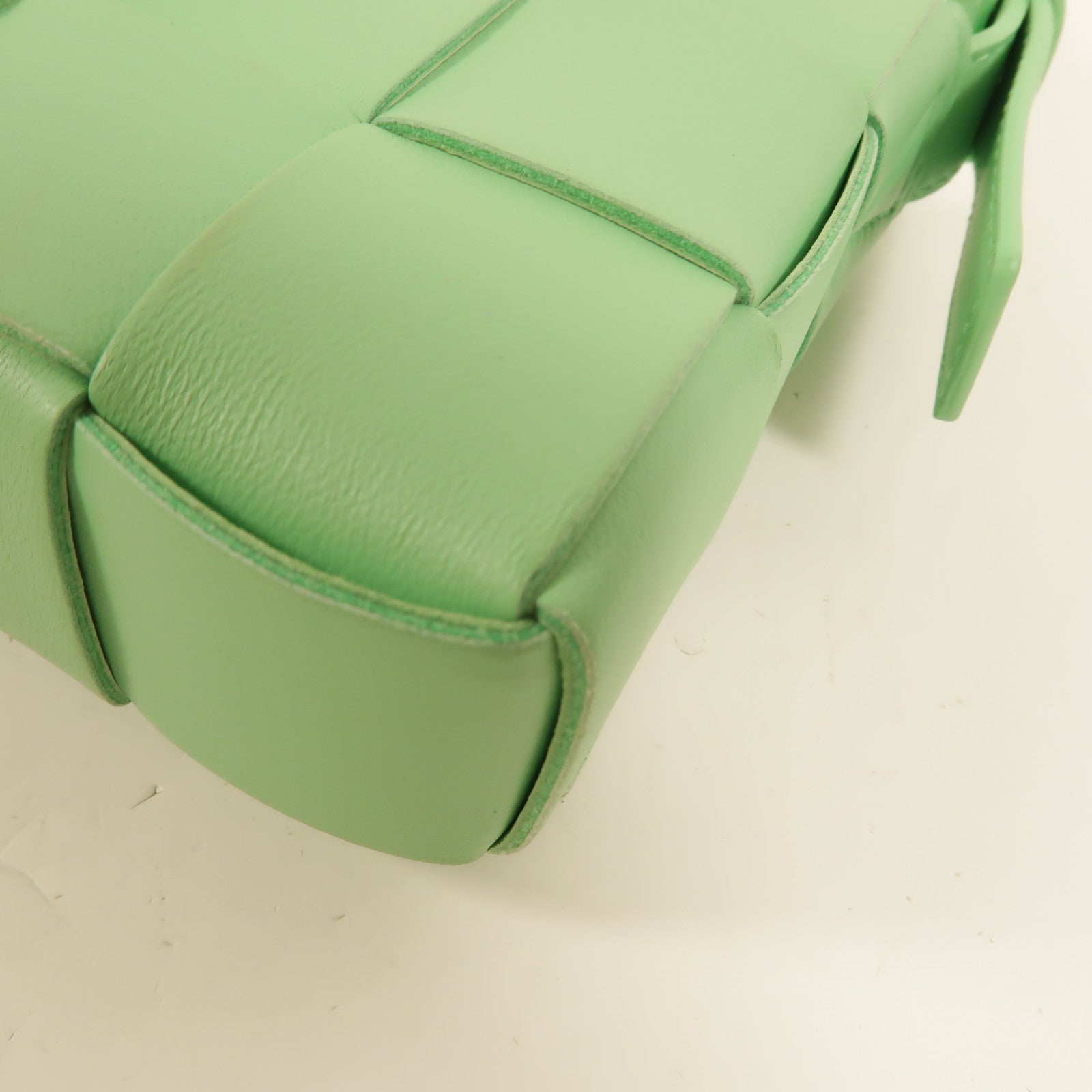 BOTTEGA VENETA 牛皮皮革Cassette Small肩背袋