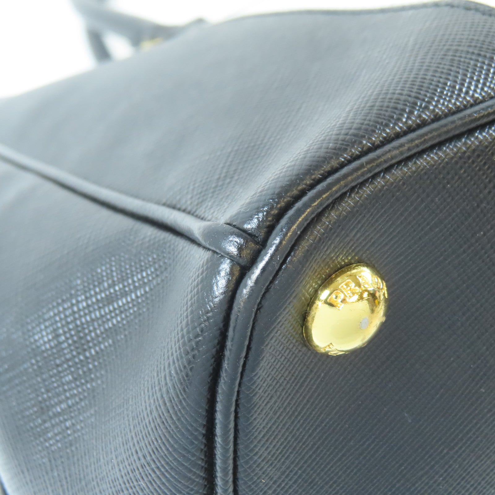PRADA 【激減優惠】Saffiano皮革Galleria金扣手挽肩背兩用袋黑色/白色