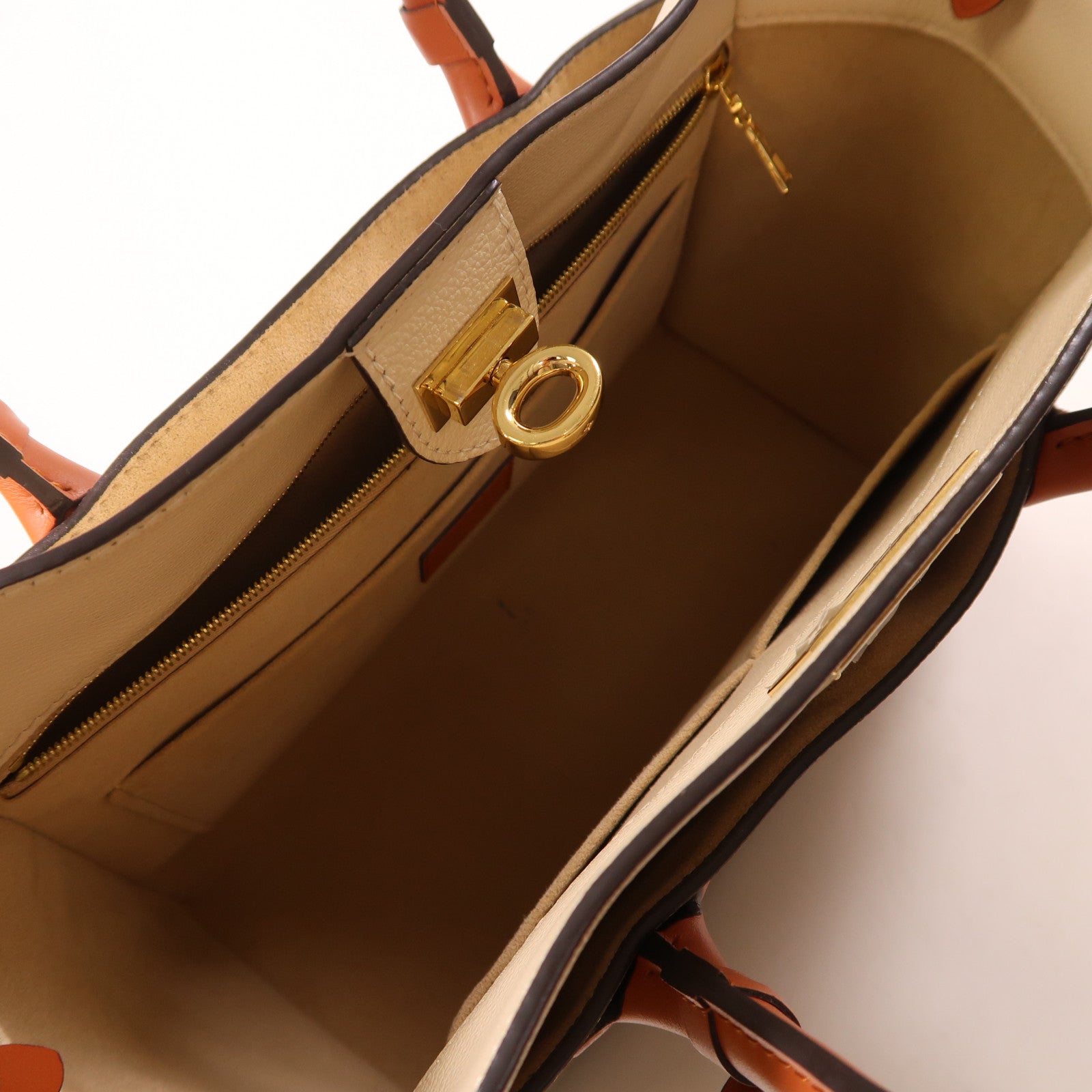 LOUIS VUITTON 牛皮皮革On My Side MM金扣手挽袋