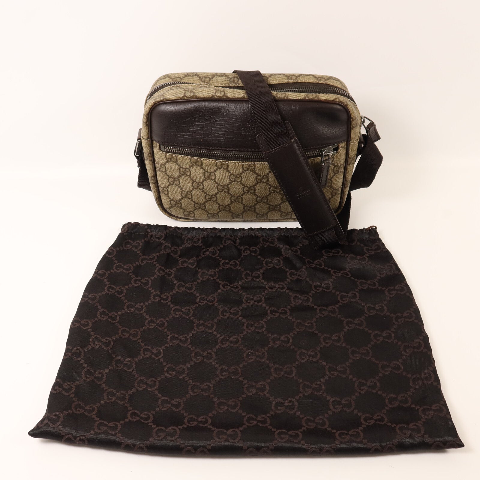 GUCCI 塗層帆布Shoulder Bag銀扣肩背袋