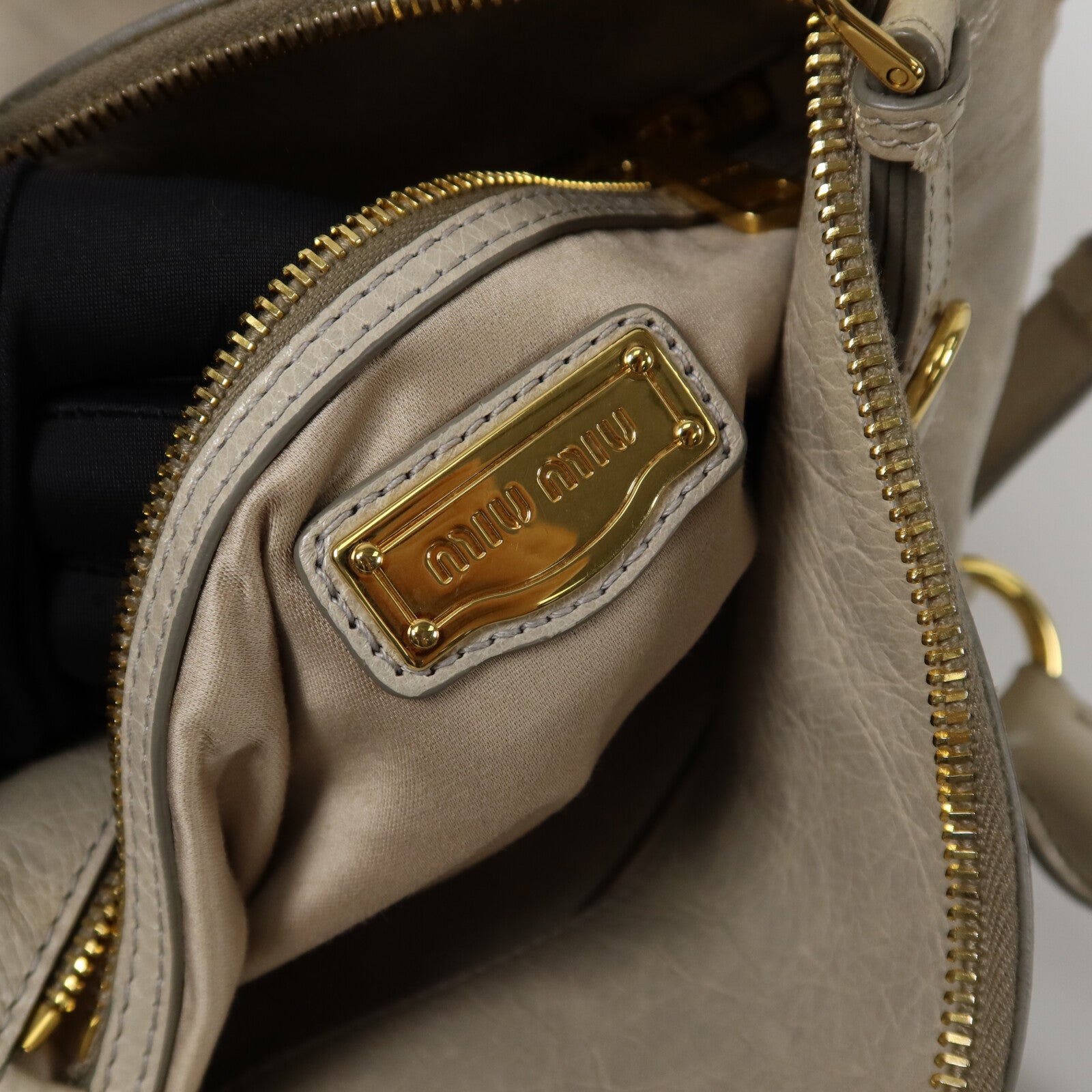 Miu Miu 牛皮皮革Vitello Lux Bow Bag手挽肩背兩用袋