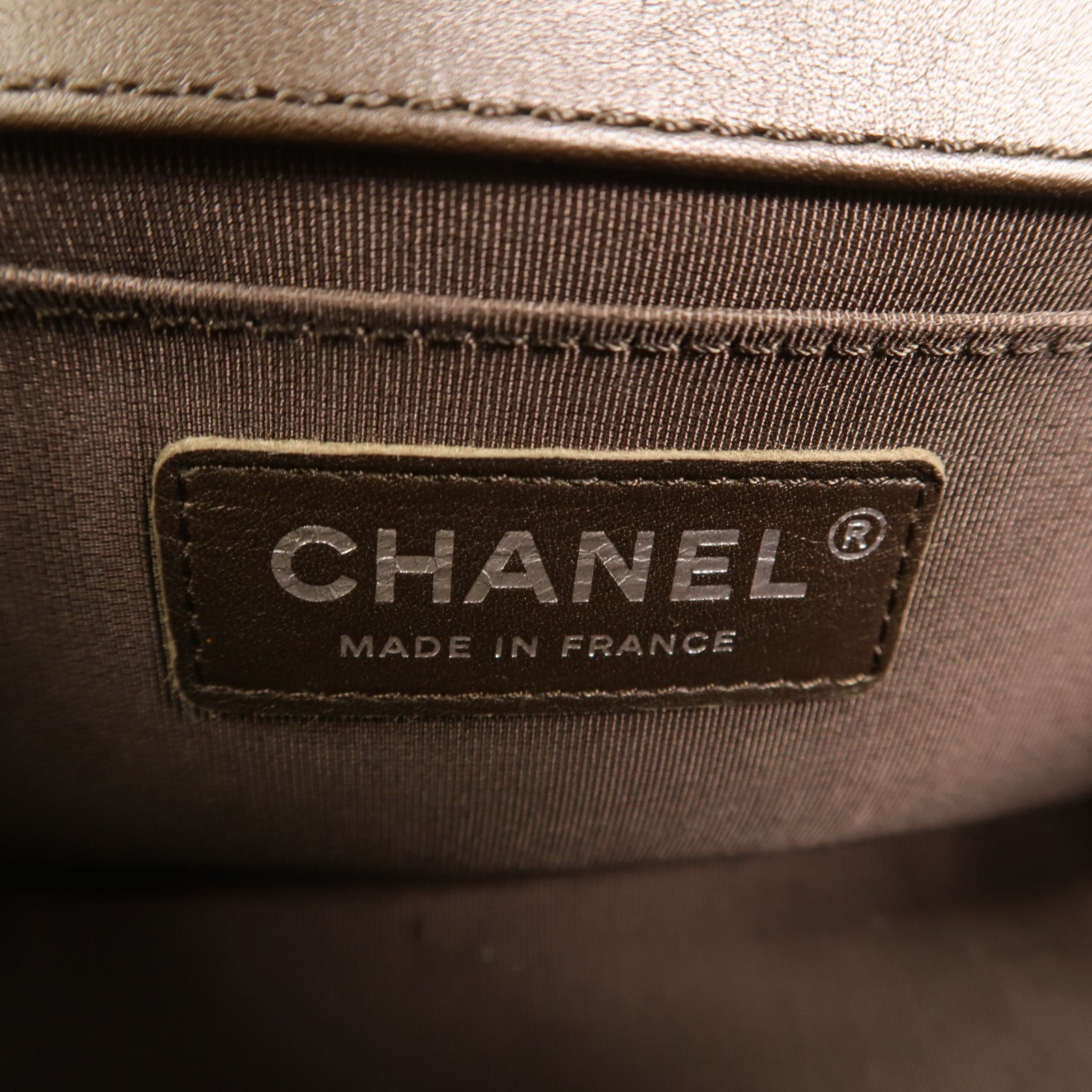 CHANEL 牛皮皮革Boy 20銀扣鏈帶肩背袋