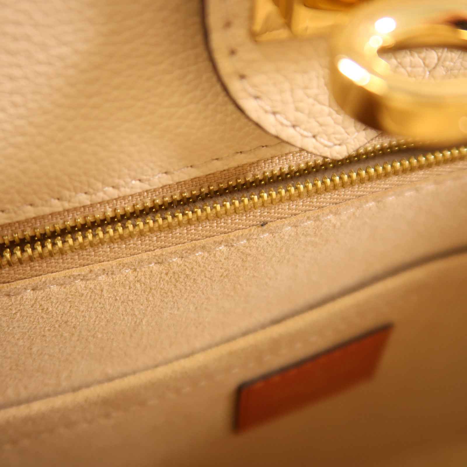 LOUIS VUITTON 牛皮皮革On My Side MM金扣手挽袋