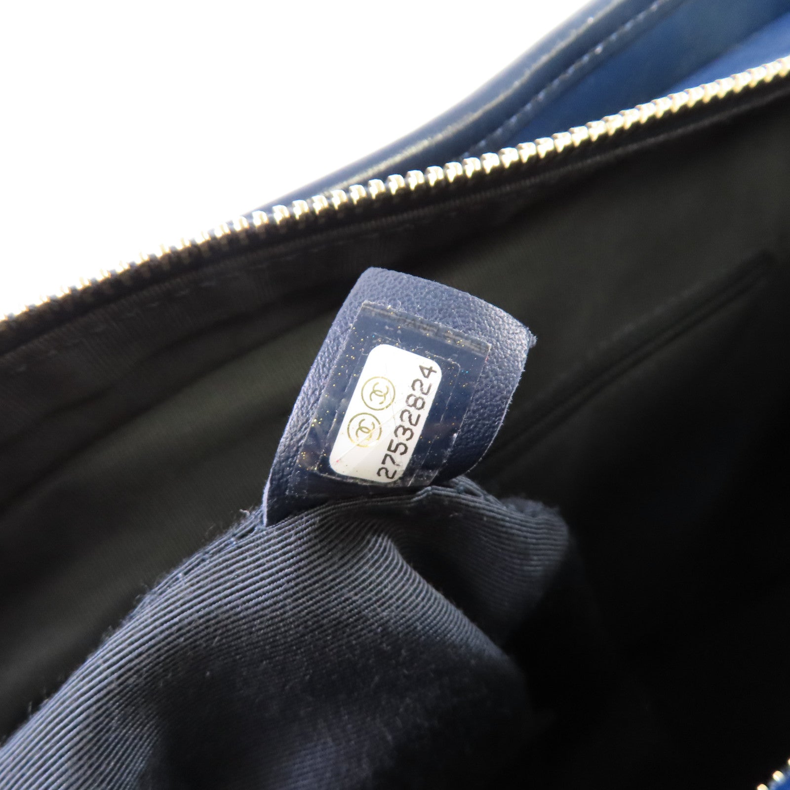 CHANEL 菱格牛皮皮革Gabrielle Medium Chain Shoulder Bag鏈帶肩背袋藍色/黑色