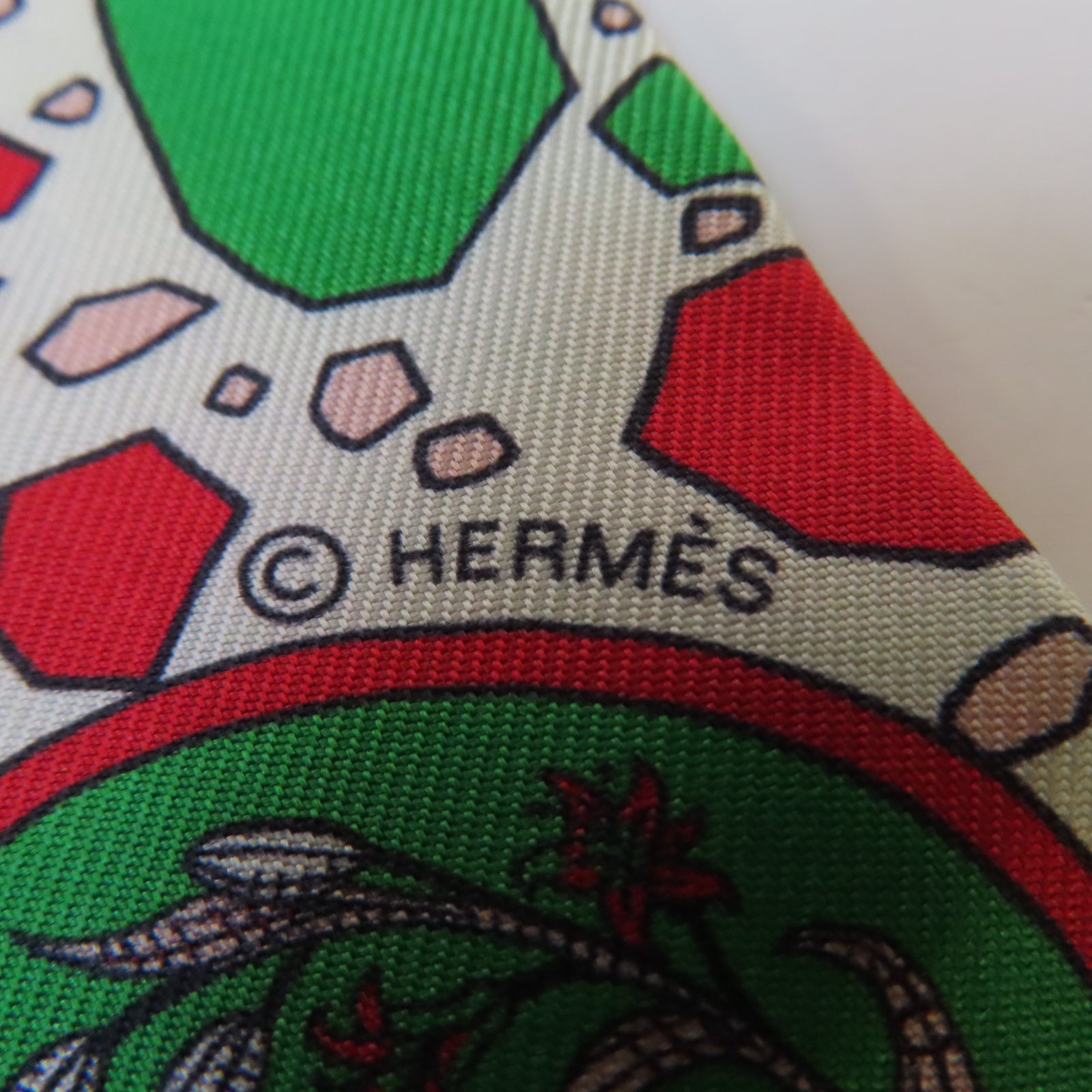HERMES 【激減優惠】絲質Twilly絲巾綠色/紅色