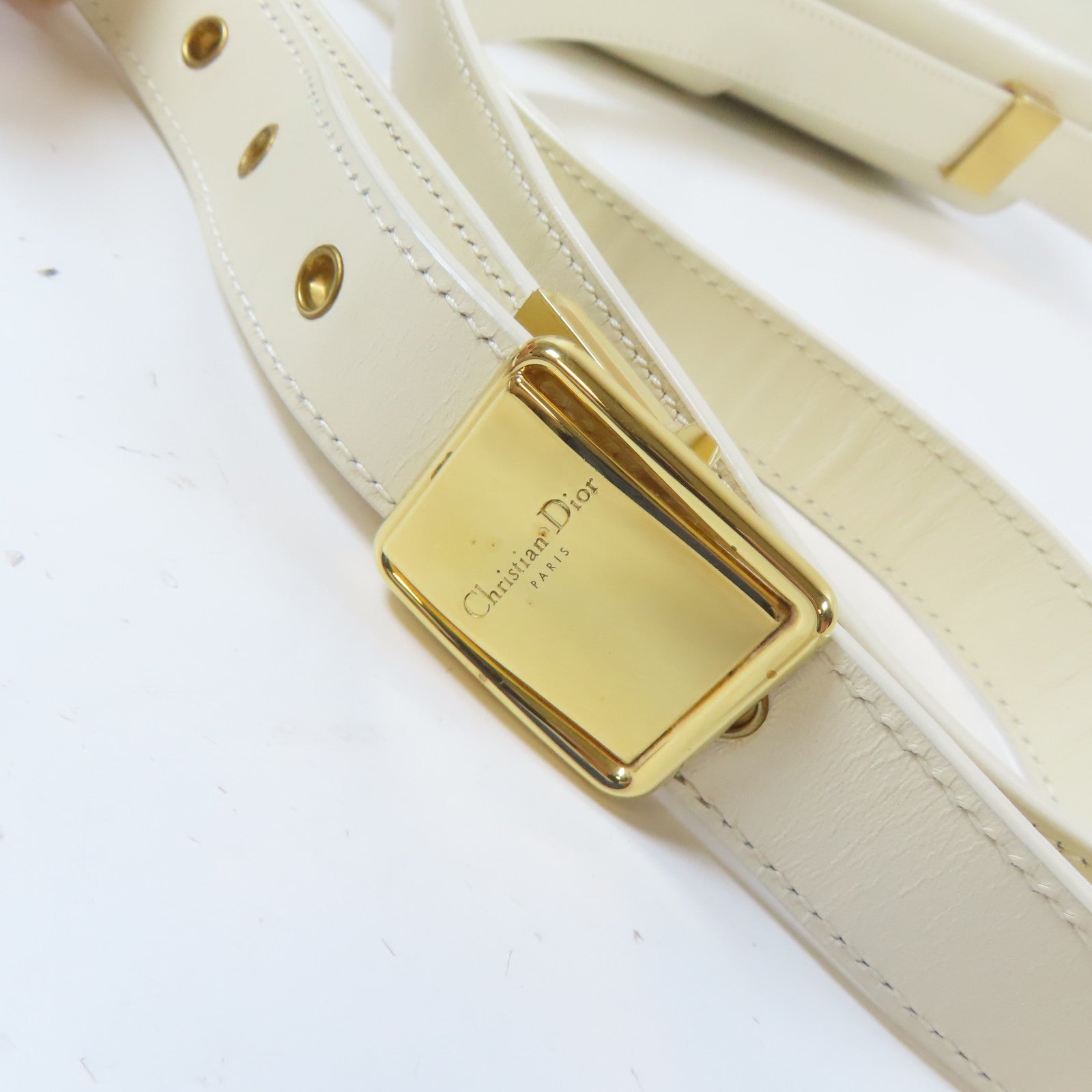 Dior 牛皮皮革30 Montaigne金扣肩背袋白色