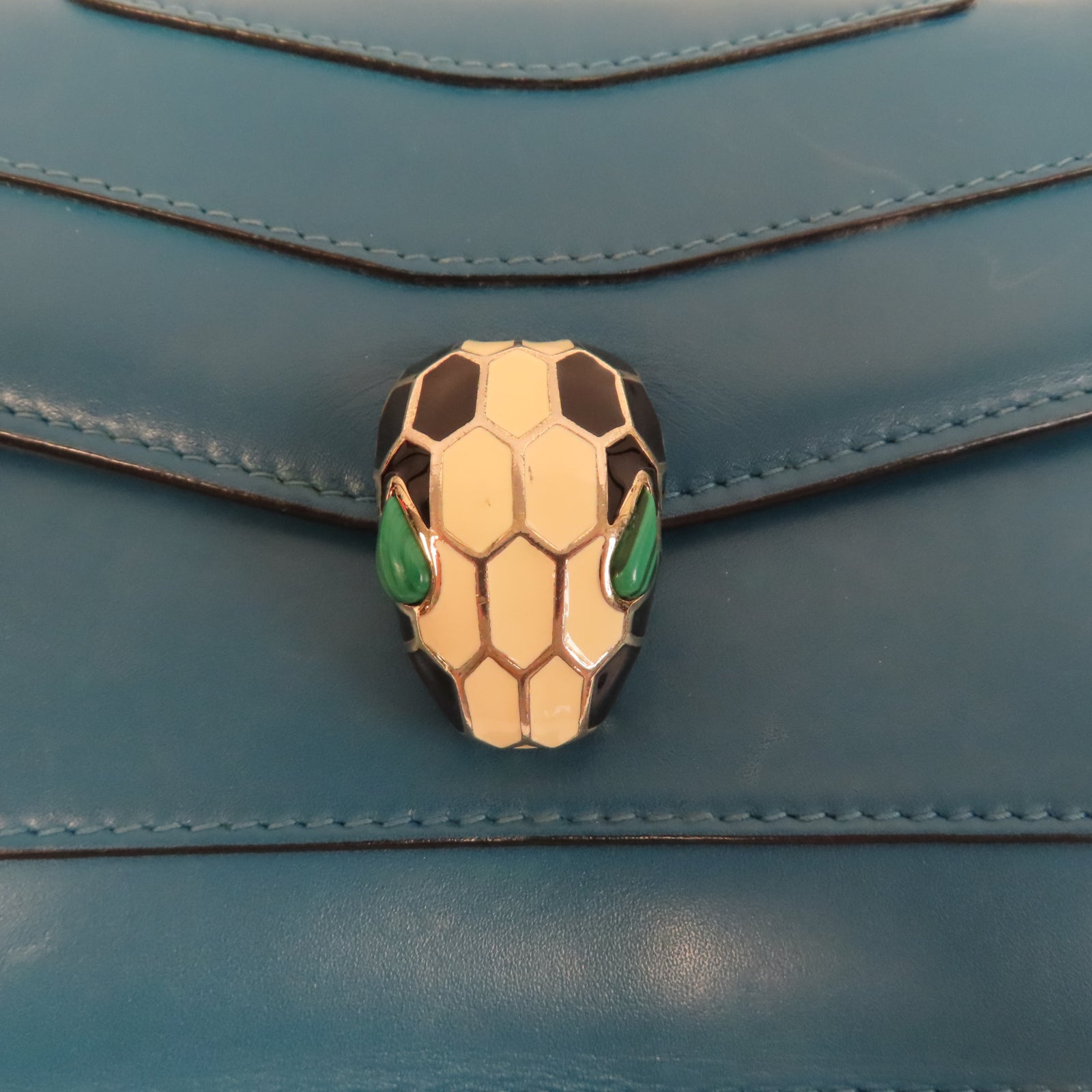 BVLGARI 羊皮皮革Serpenti Forever Chain金扣鏈帶肩背袋綠松石色