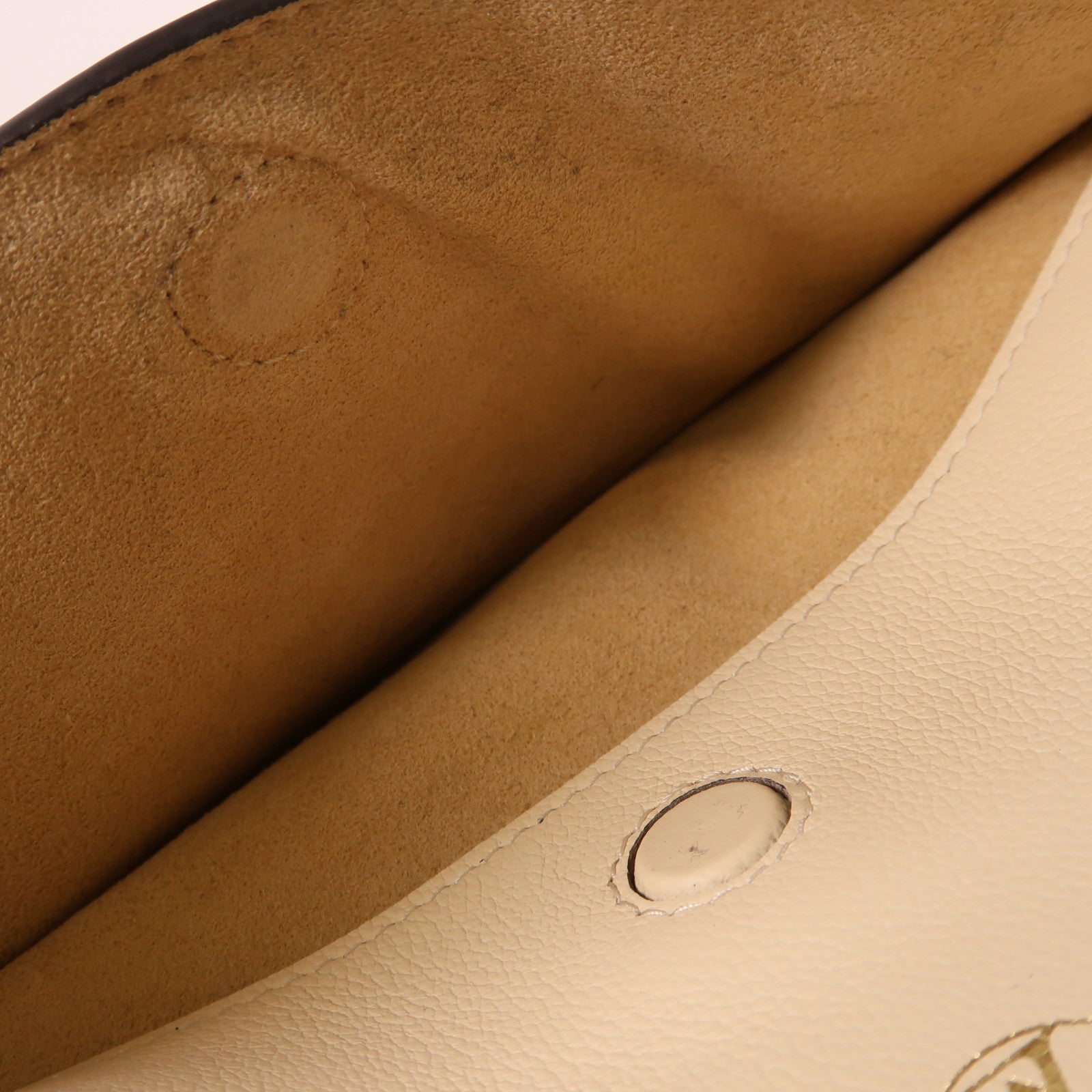 LOUIS VUITTON 牛皮皮革On My Side MM金扣手挽袋