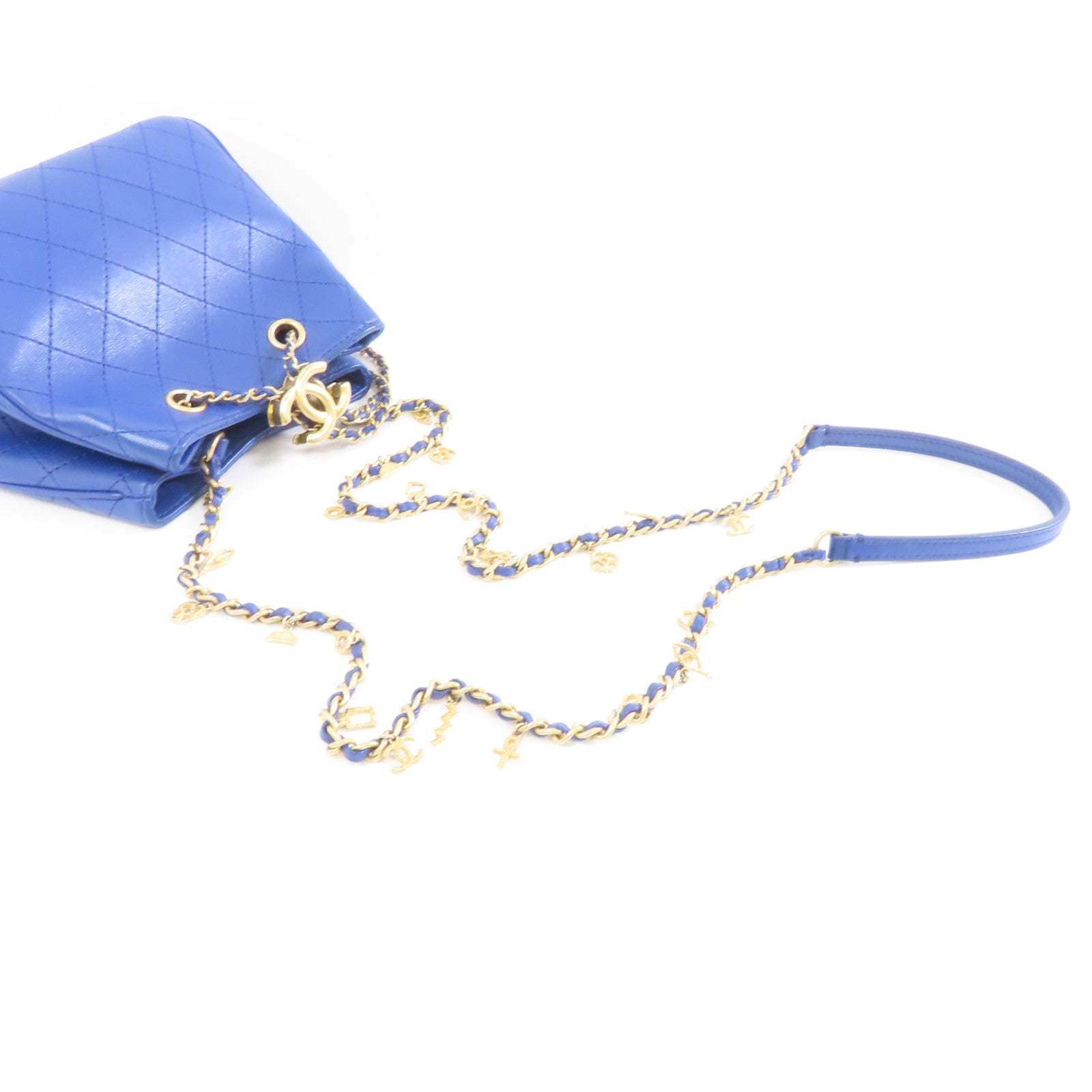 CHANEL 菱格牛皮皮革Egyptian Amulet金扣鏈帶肩背袋藍色