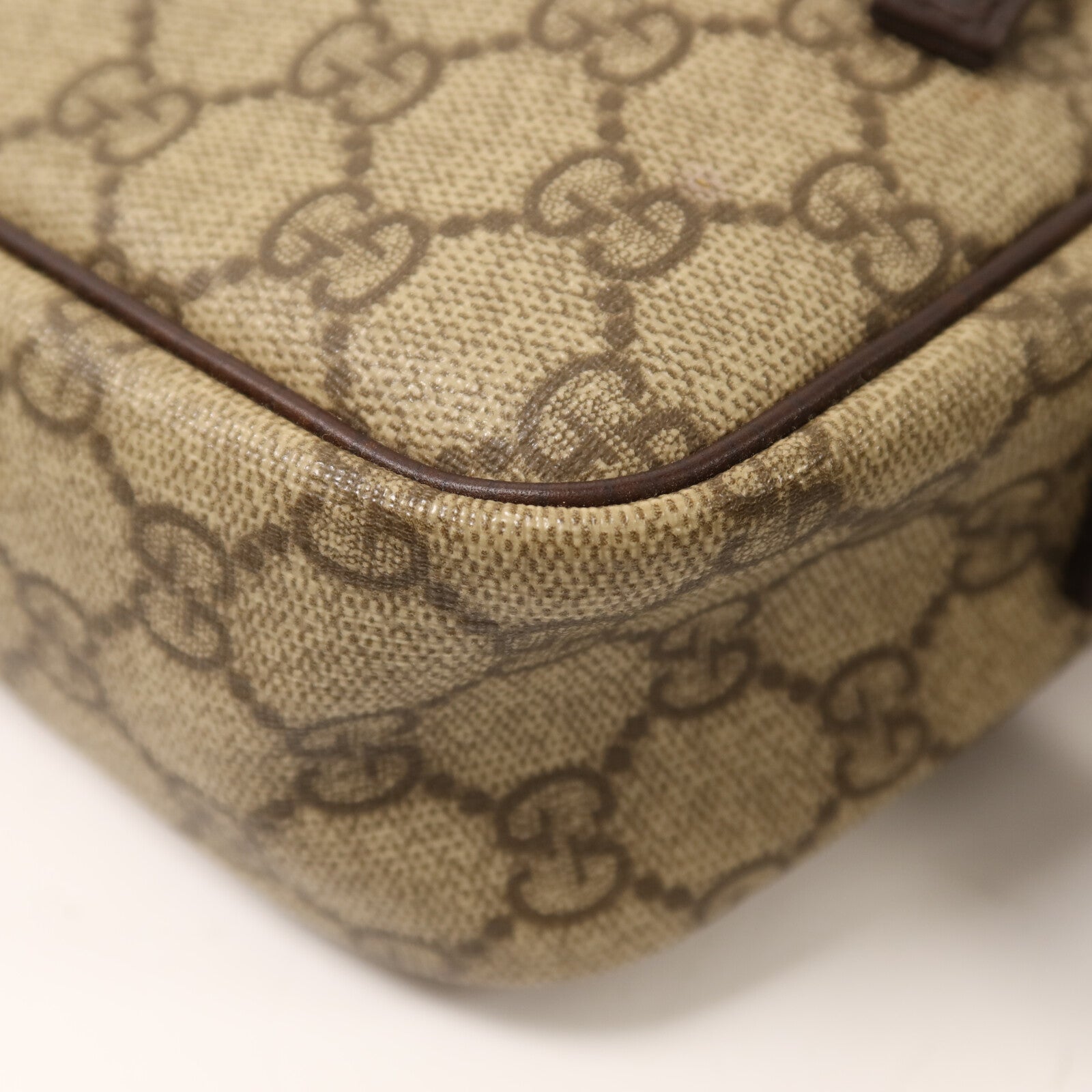 GUCCI 塗層帆布Shoulder Bag銀扣肩背袋