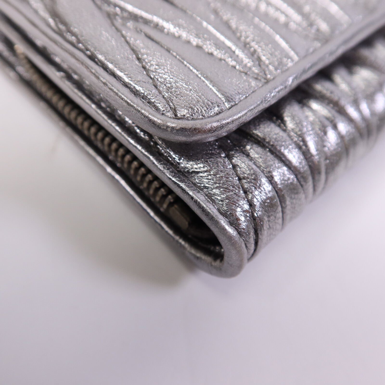 Miu Miu 羊皮皮革Long Wallet銀扣長錢包