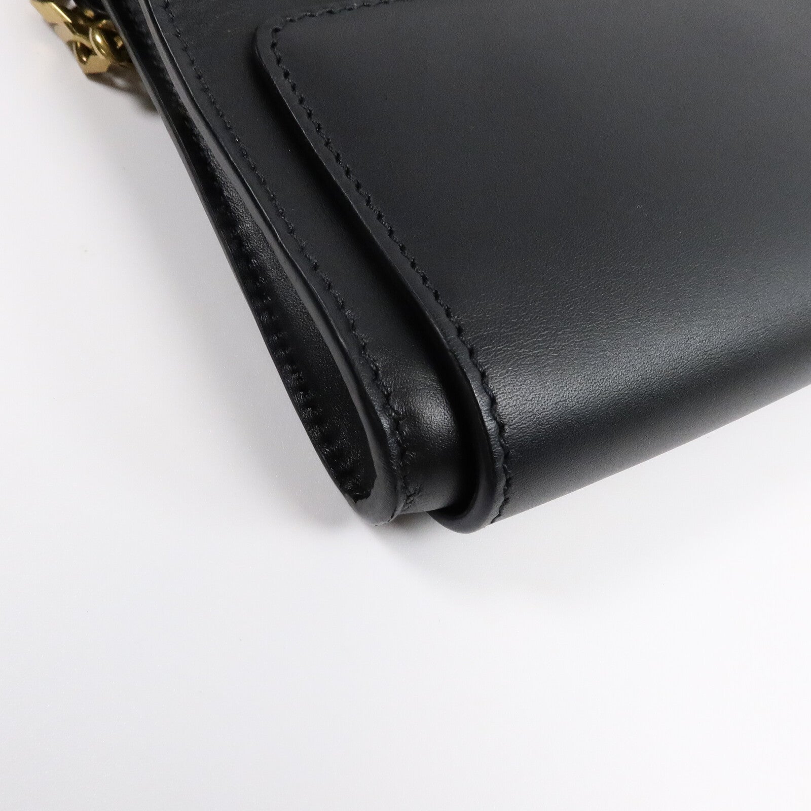 BALENCIAGA 牛皮皮革Bel Air Small Clutch On Strap鏈帶肩背袋