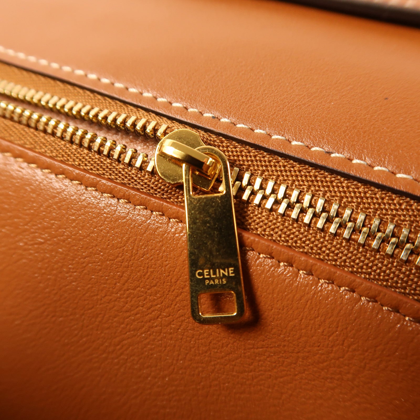 CELINE 牛皮皮革Shoulder Bag金扣肩背袋