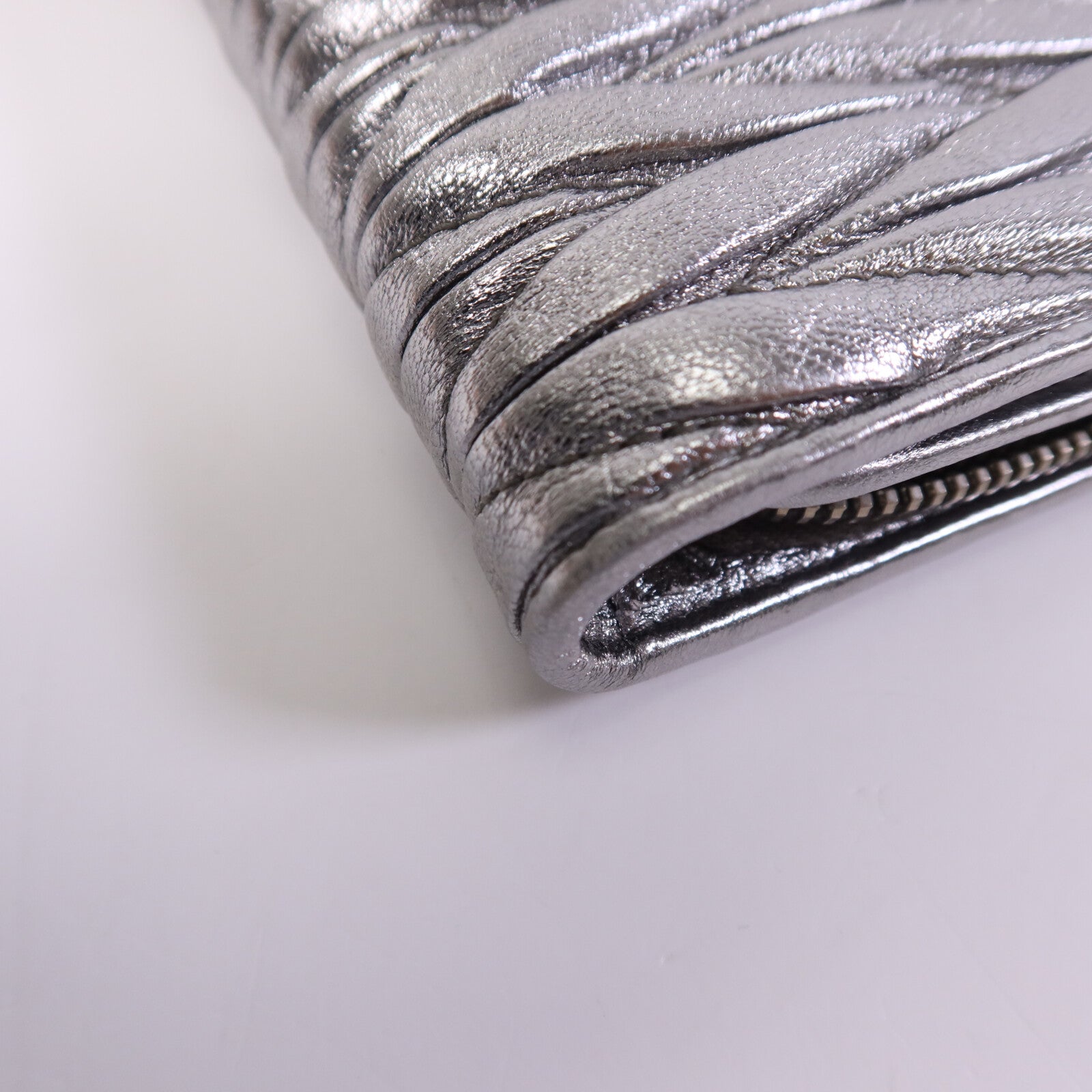 Miu Miu 羊皮皮革Long Wallet銀扣長錢包