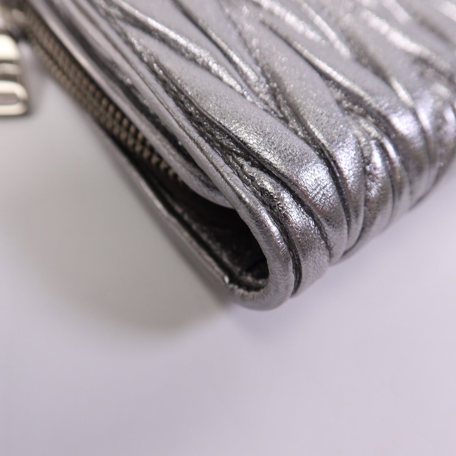 Miu Miu 羊皮皮革Long Wallet銀扣長錢包