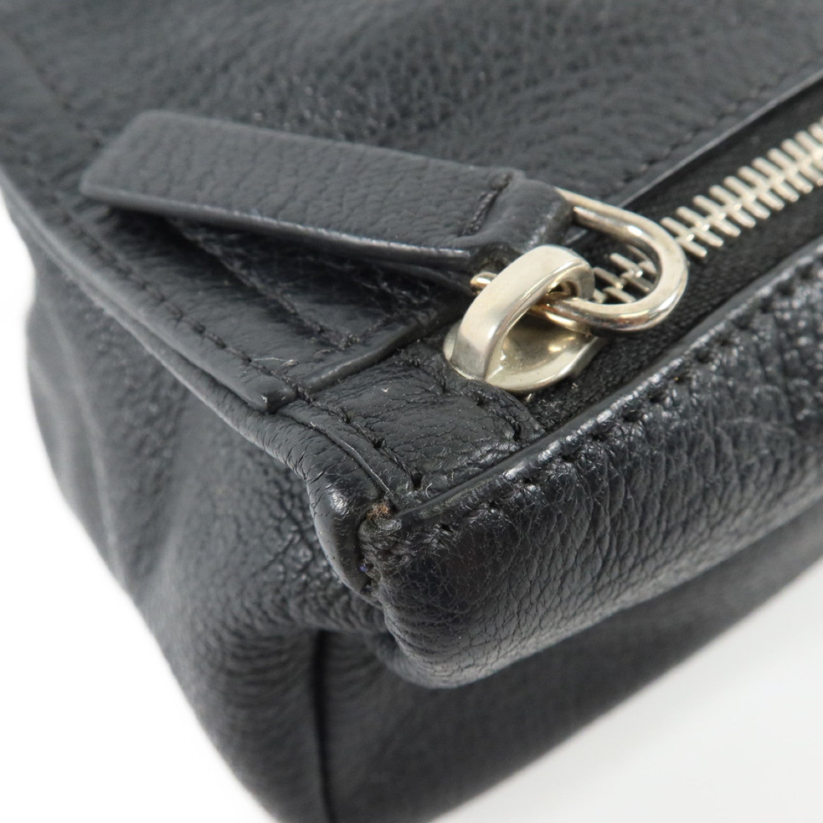 GIVENCHY 牛皮皮革Pandora Wristlet Pouch銀扣手拿包