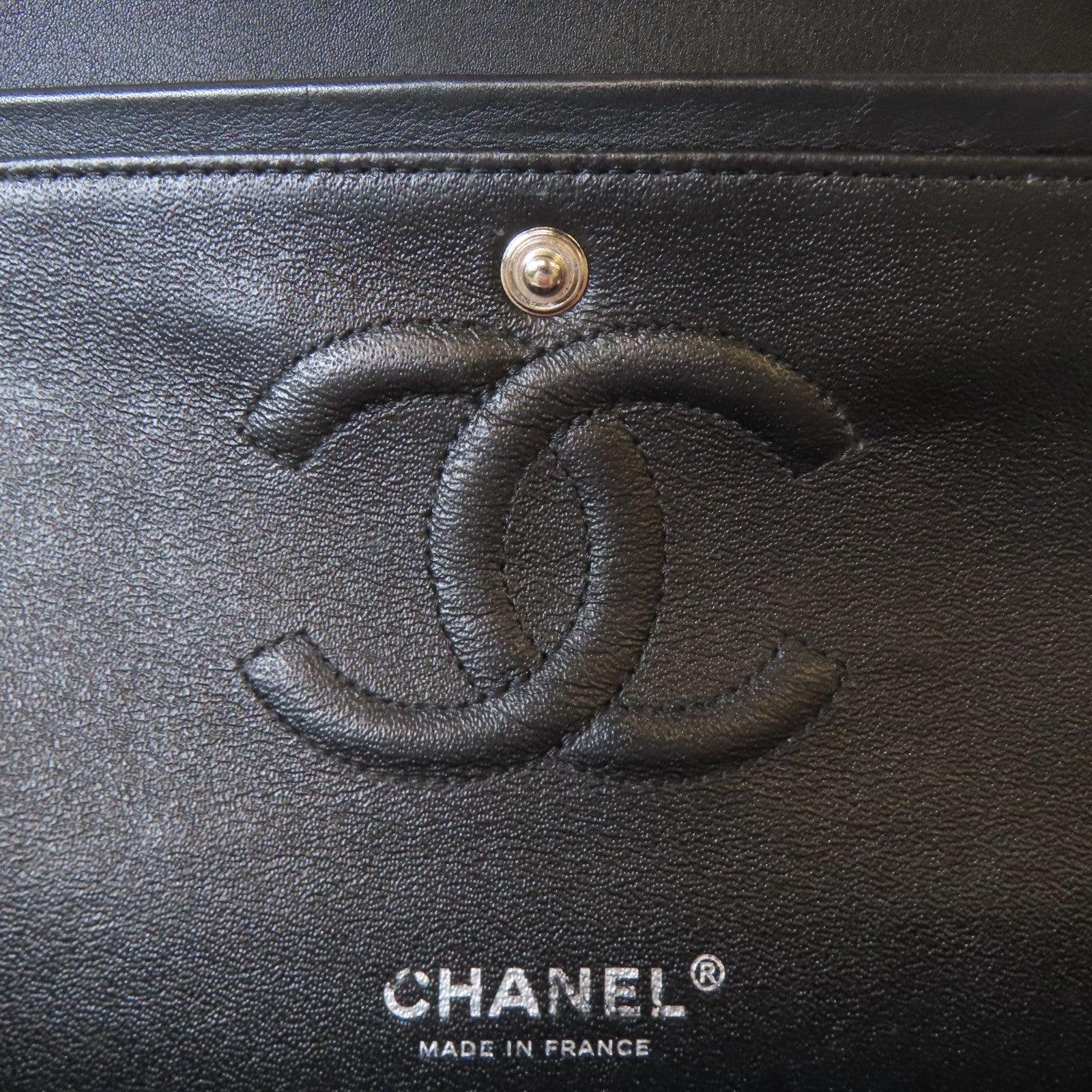 CHANEL 【激減優惠】菱格漆皮皮革Classic銀扣鏈帶肩背袋黑色
