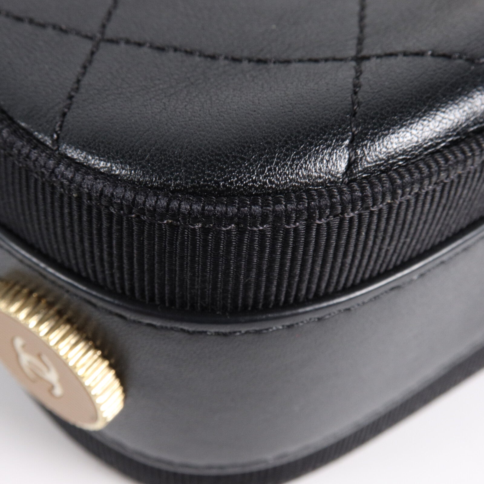 CHANEL 牛皮皮革ButtonUp Camera Bag鏈帶肩背袋