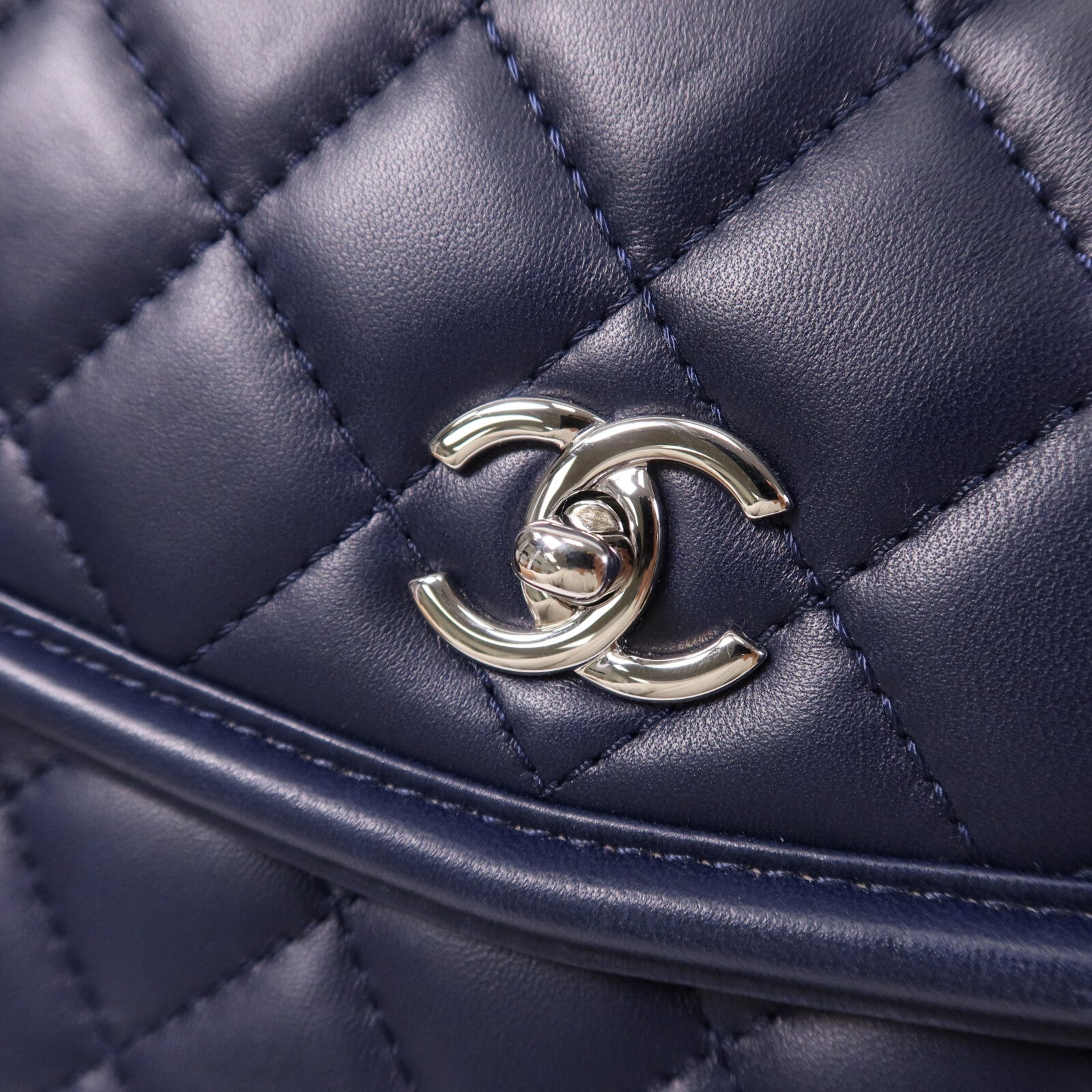 CHANEL 羊皮皮革Chain Shoulder Bag銀扣鏈帶肩背袋