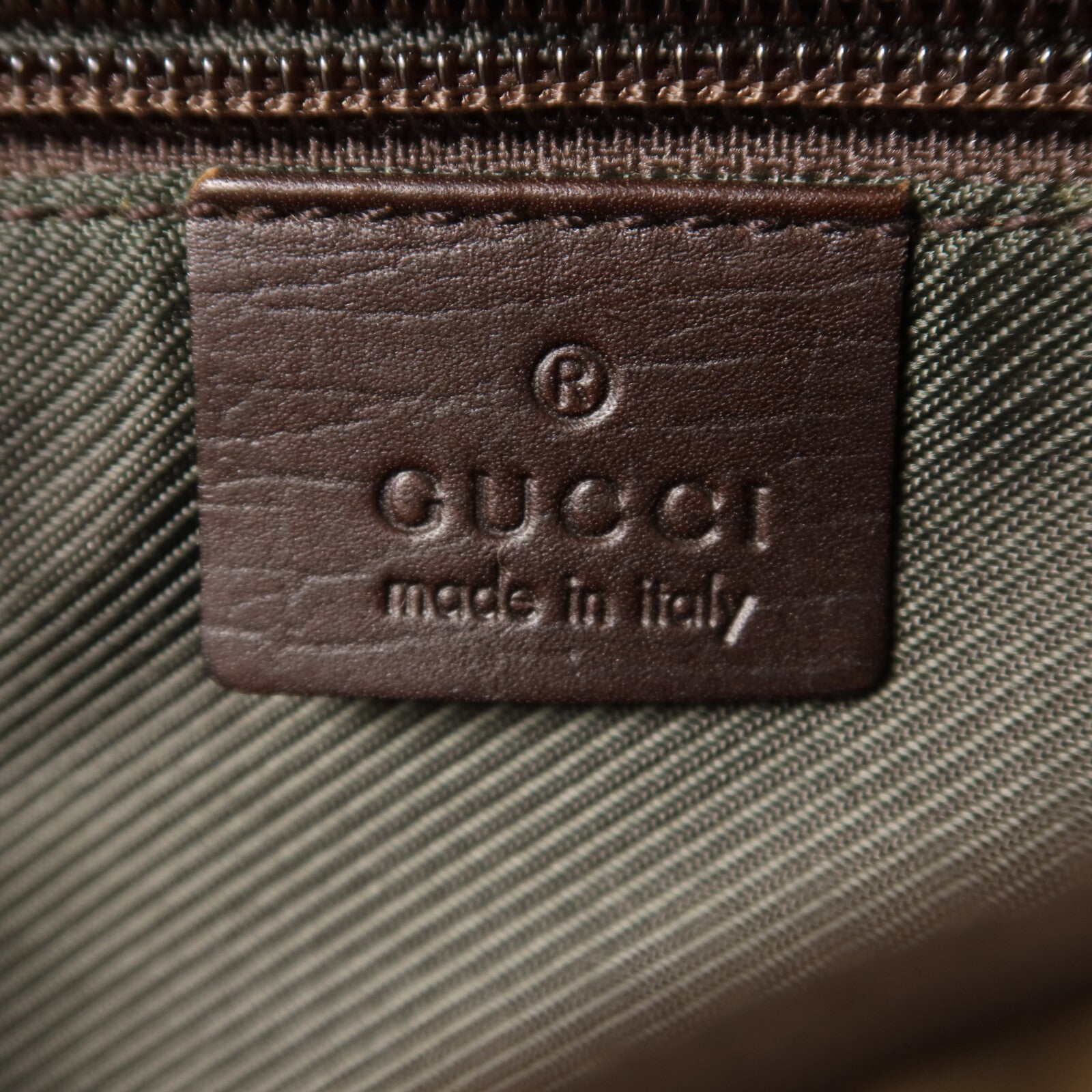 GUCCI 塗層帆布Shoulder Bag銀扣肩背袋