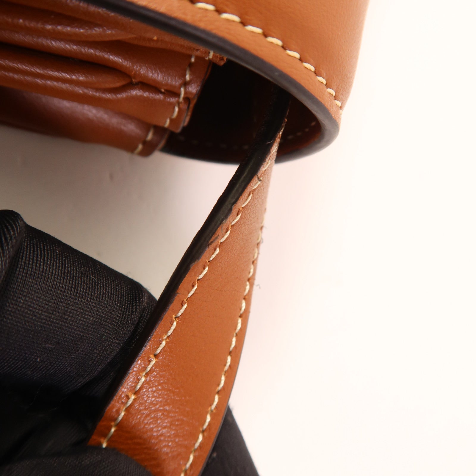 CELINE 牛皮皮革Shoulder Bag金扣肩背袋