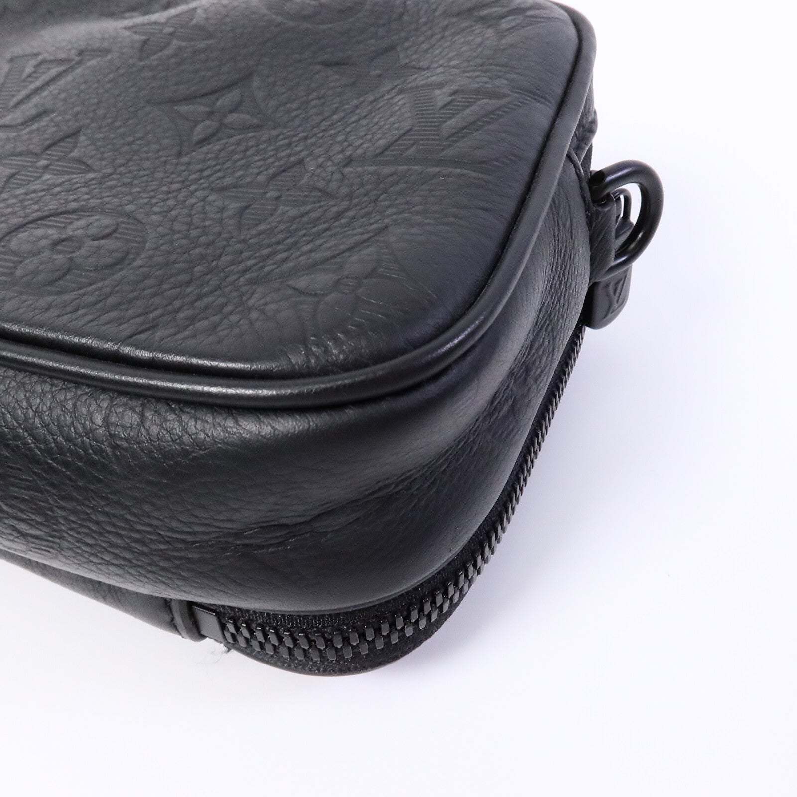 LOUIS VUITTON Monogram Shadow Alpha Wearable Wallet肩背袋