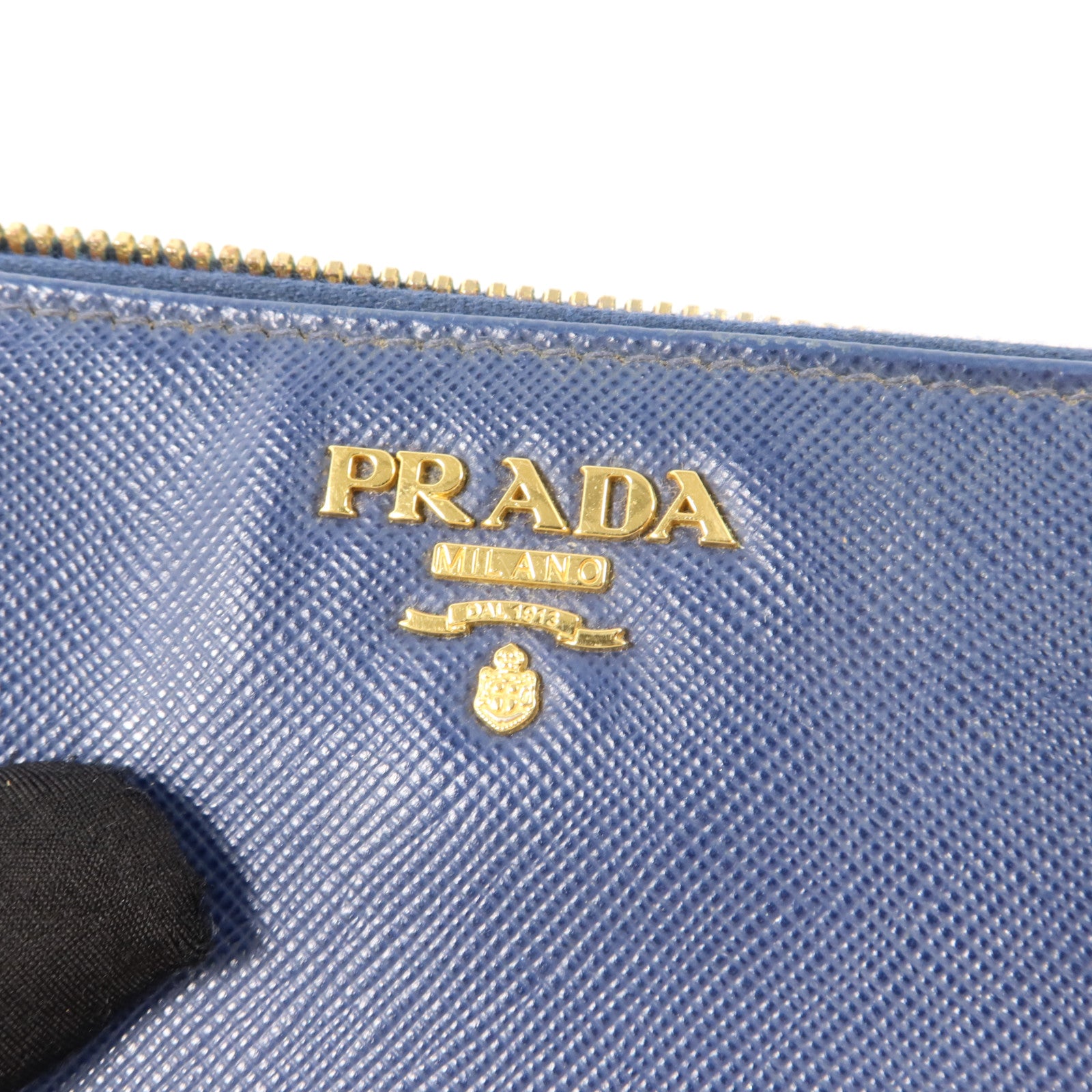 PRADA Saffiano皮革Round Zippy Long Wallet長錢包