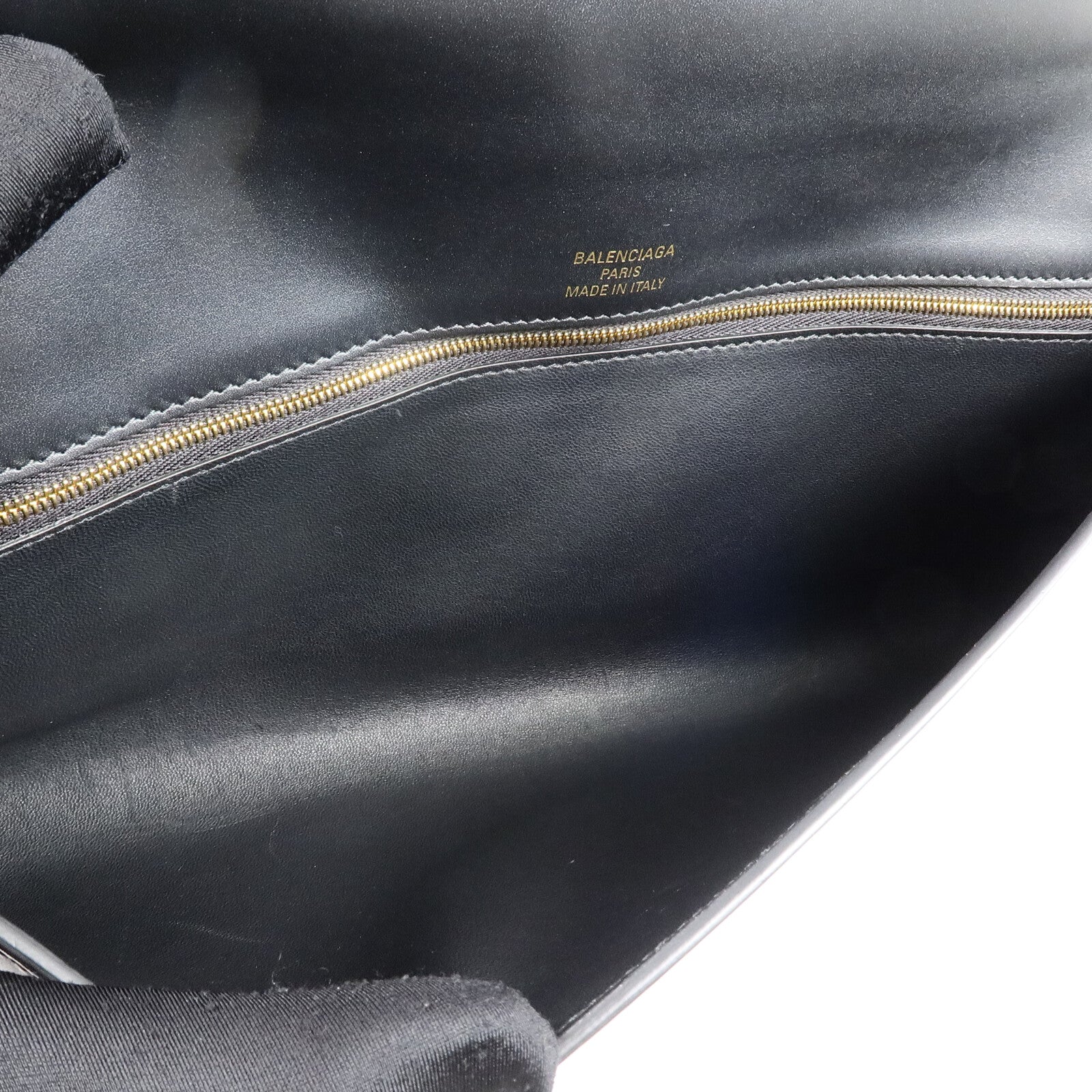 BALENCIAGA 牛皮皮革Bel Air Small Clutch On Strap鏈帶肩背袋