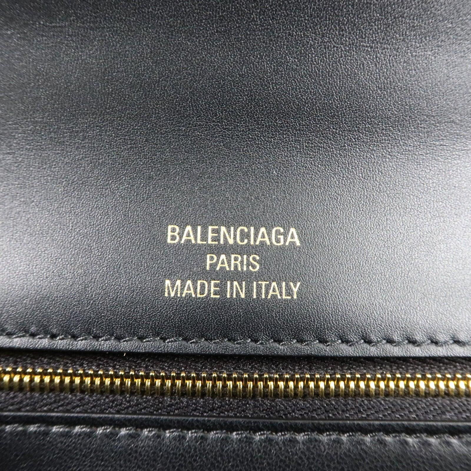 BALENCIAGA 牛皮皮革Bel Air Small Clutch On Strap鏈帶肩背袋