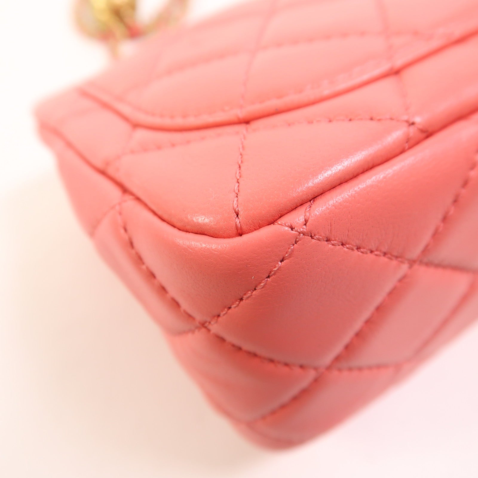 CHANEL 羊皮皮革Mini Classic 17金扣鏈帶肩背袋