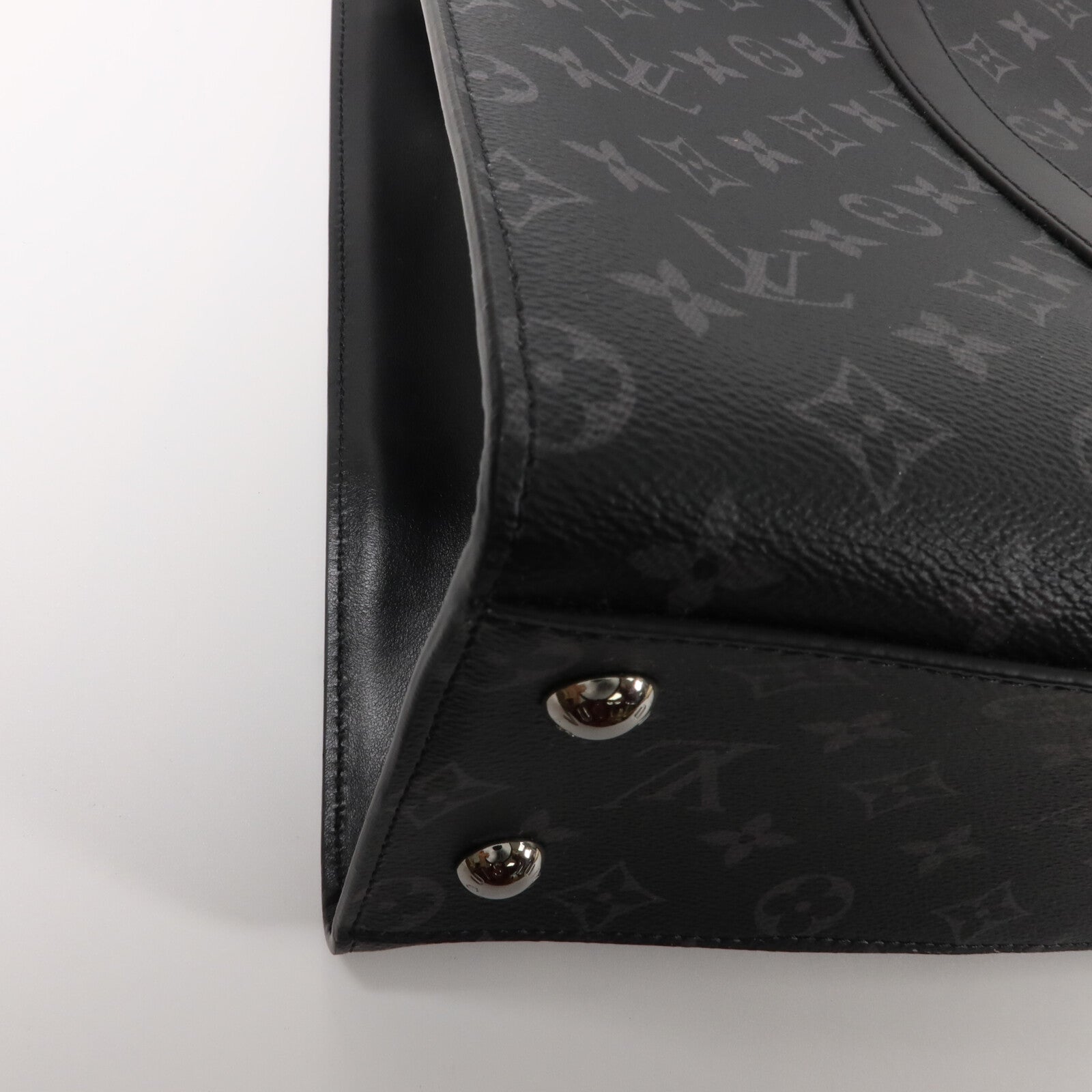 LOUIS VUITTON Monogram Eclipse Sac Plat 24H手挽肩背兩用袋