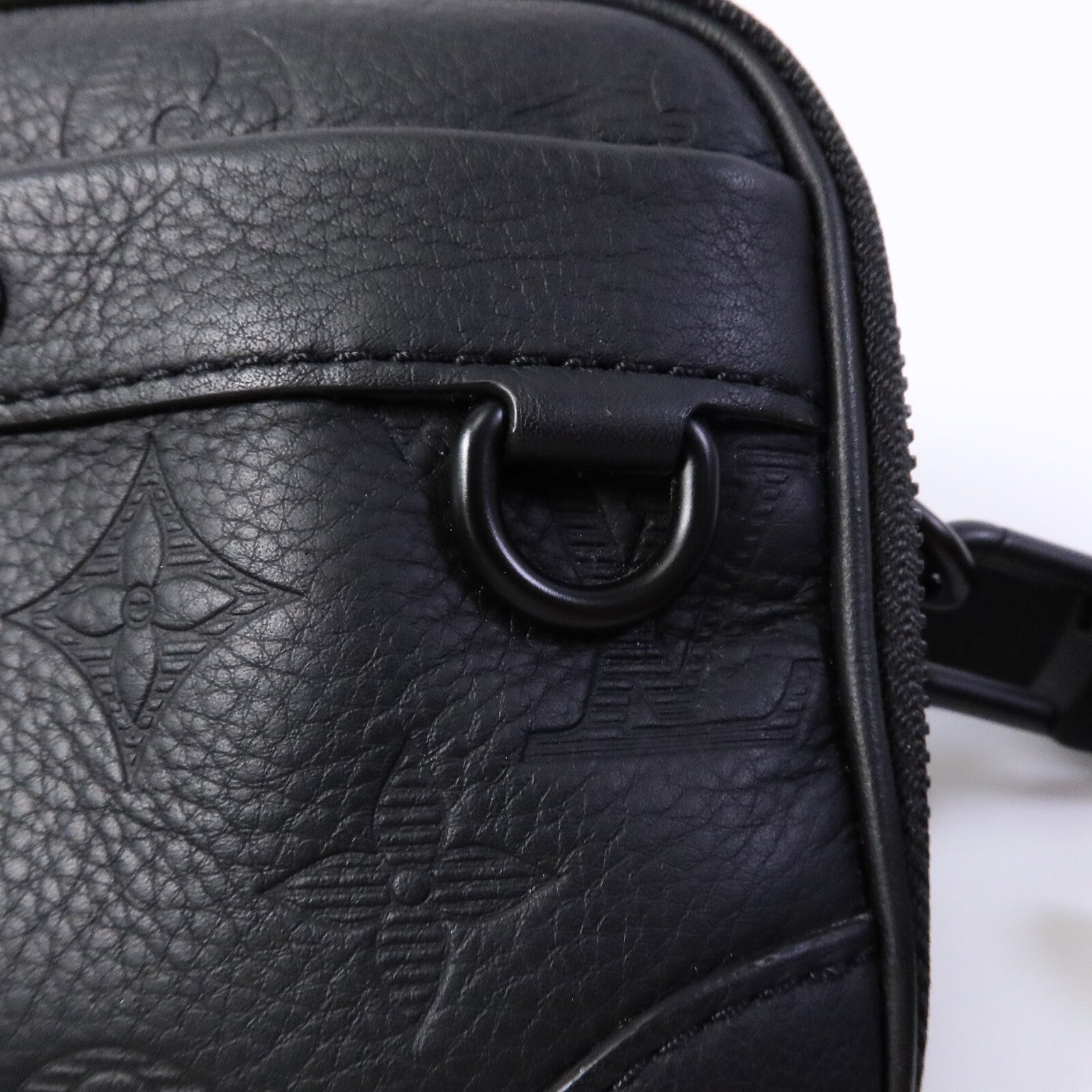 LOUIS VUITTON Monogram Shadow Alpha Wearable Wallet肩背袋