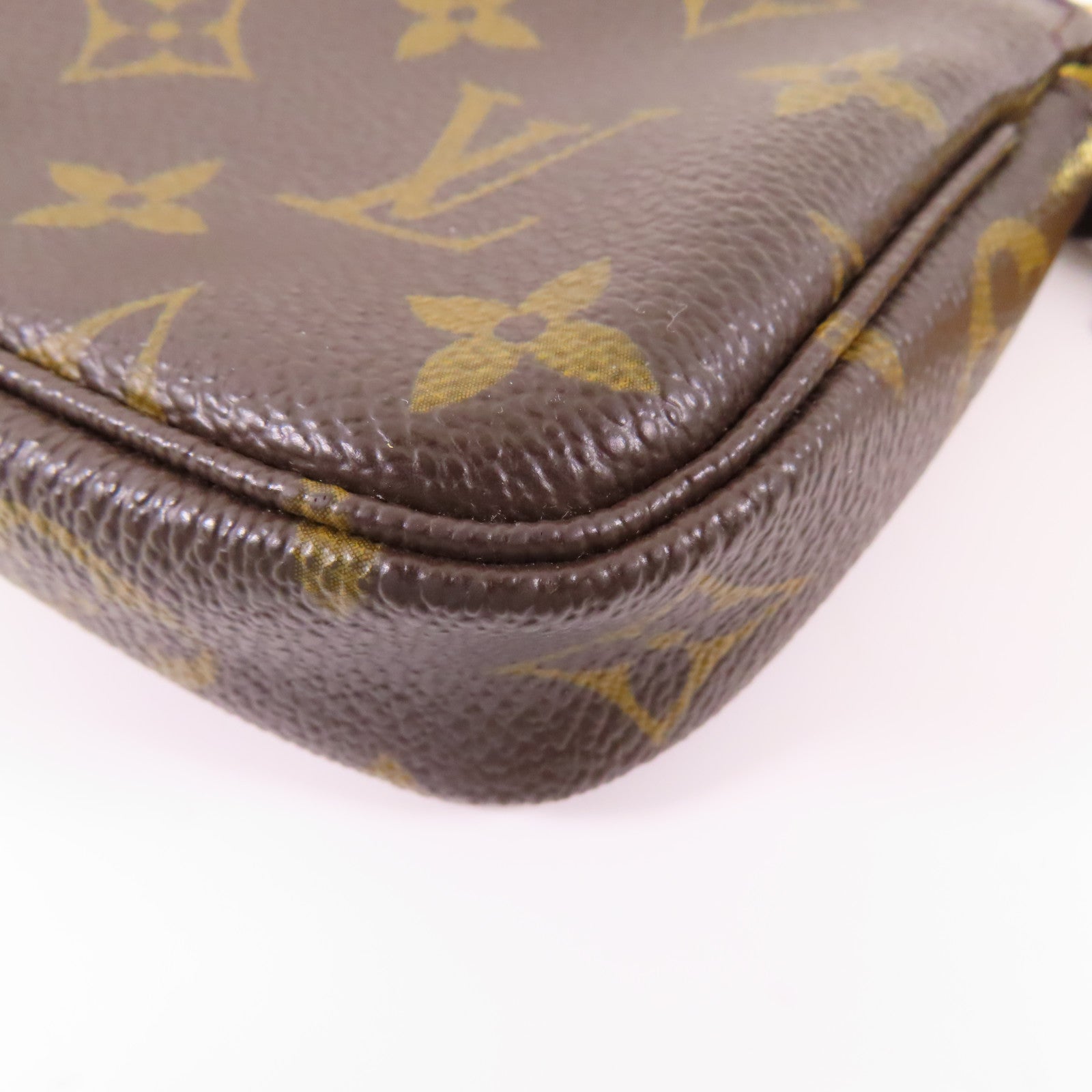 LOUIS VUITTON Monogram Mini Pochette Accessoires金扣手挽袋棕色