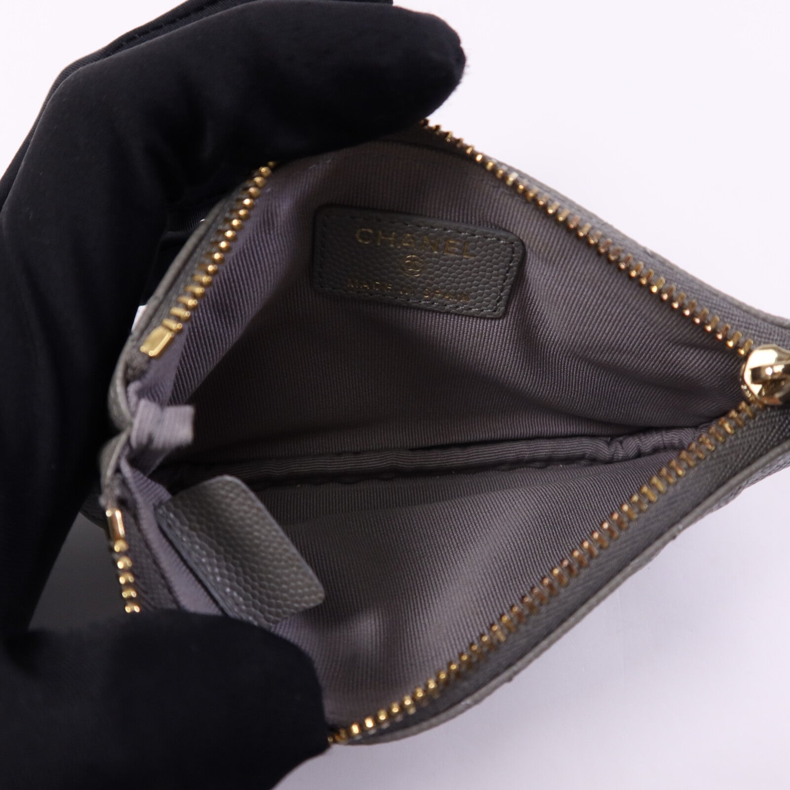 CHANEL 牛皮皮革Pouch金扣手拿包