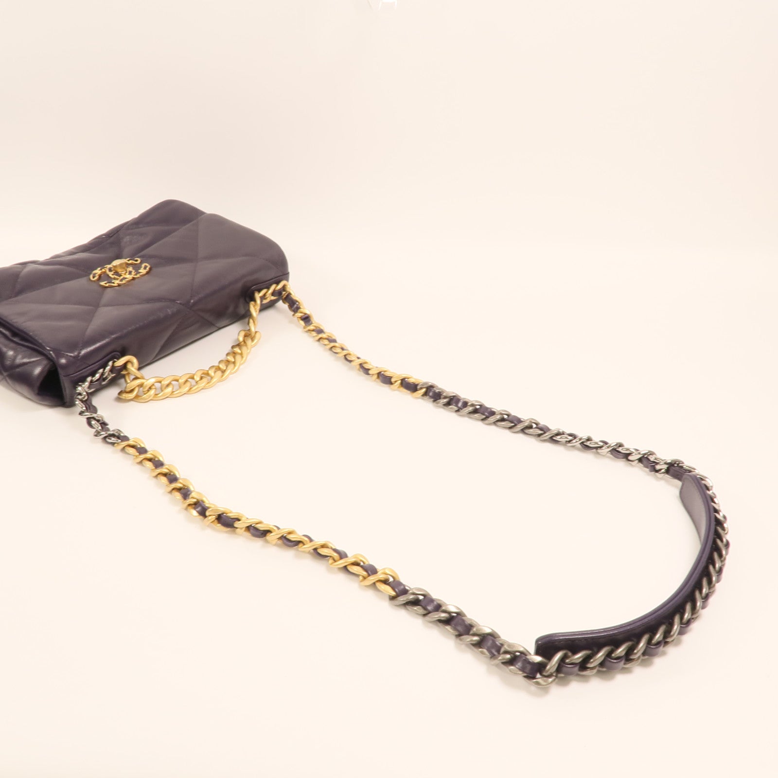 CHANEL 羊皮皮革C19 Small金扣手挽肩背兩用袋