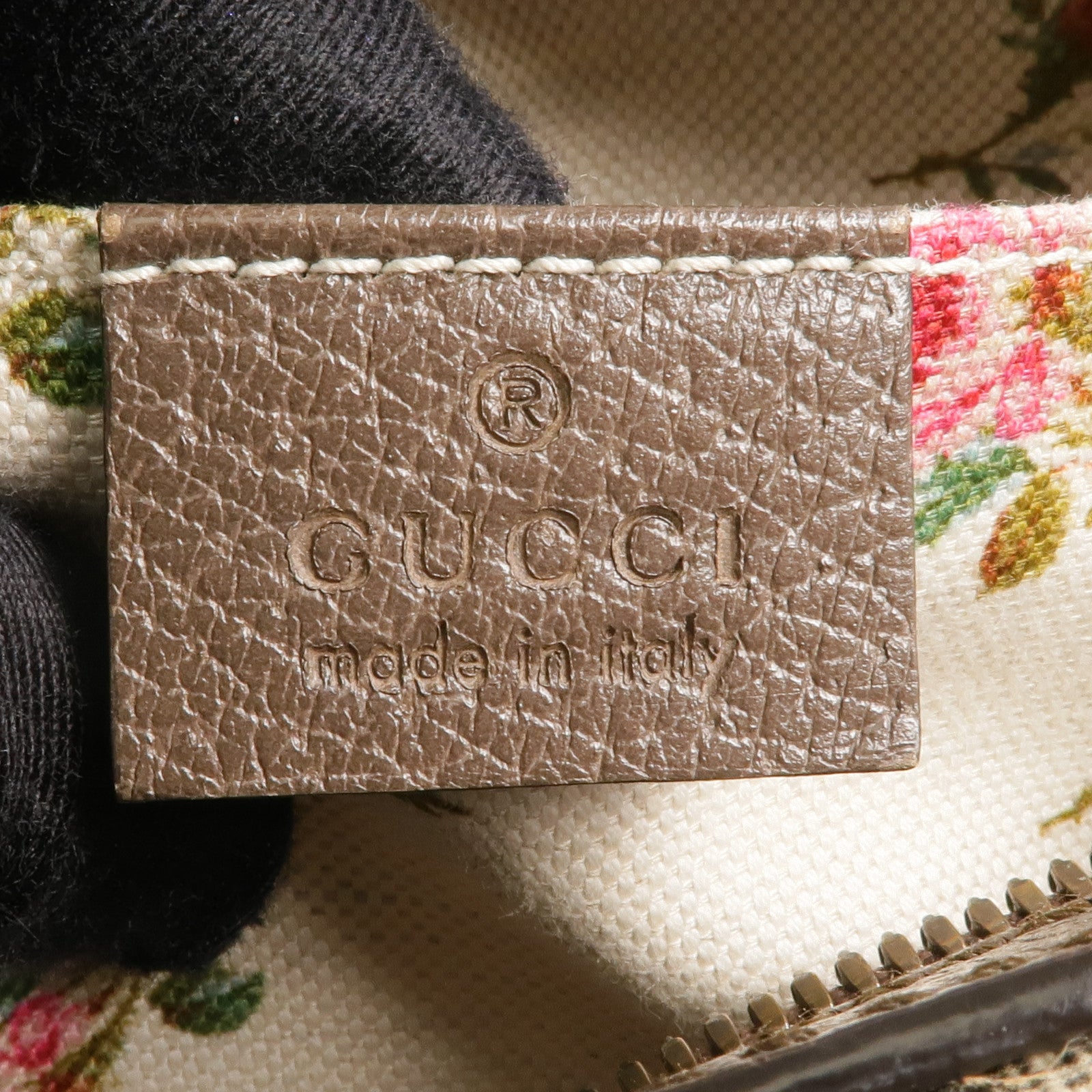 GUCCI 塗層帆布Neo Vintage GG Supreme金扣肩背袋