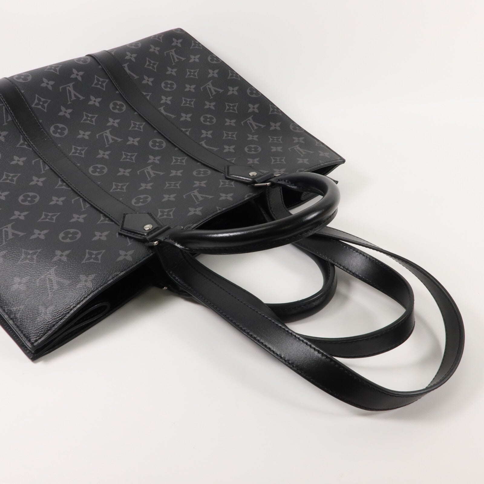 LOUIS VUITTON Monogram Eclipse Sac Plat 24H手挽肩背兩用袋