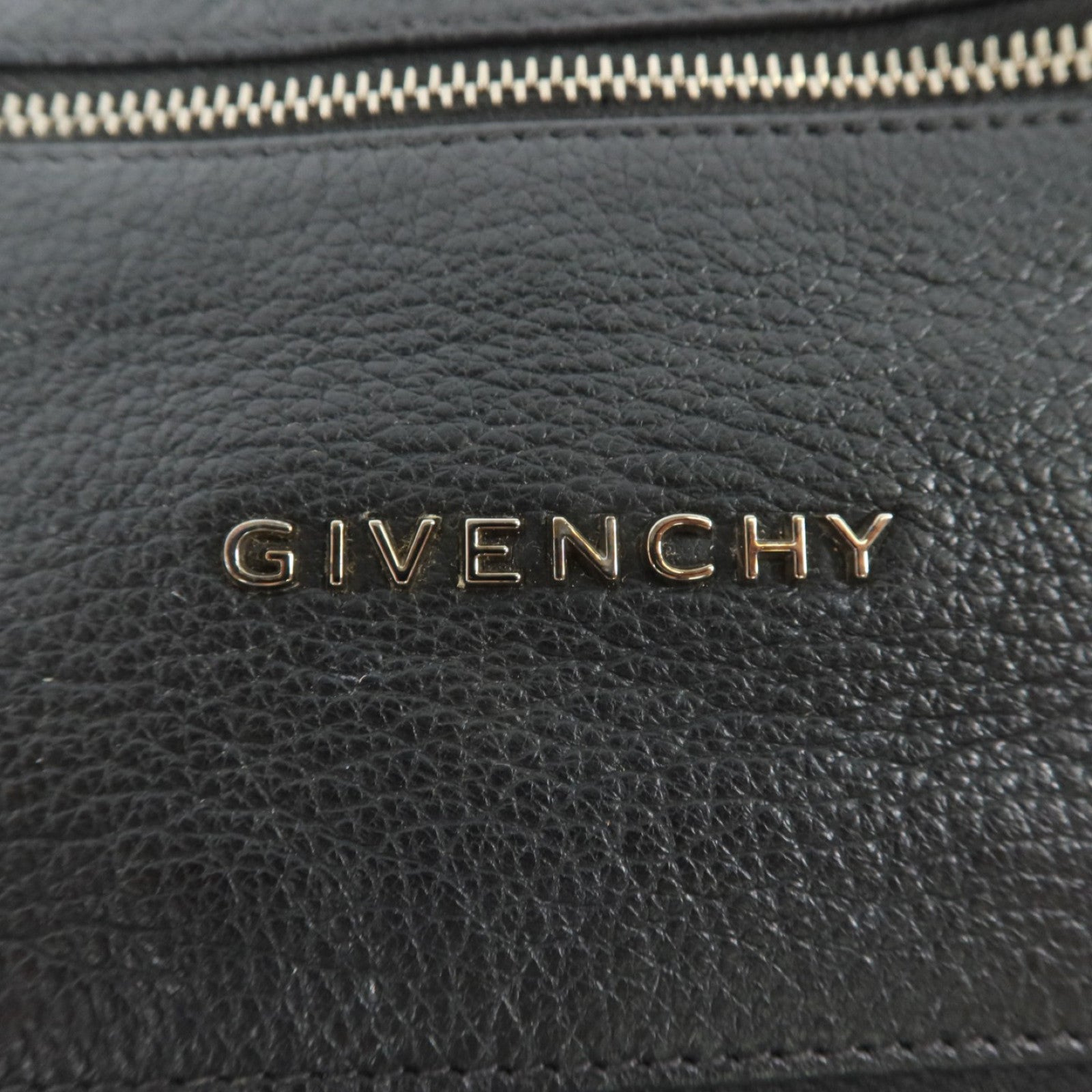 GIVENCHY 牛皮皮革Pandora Wristlet Pouch銀扣手拿包