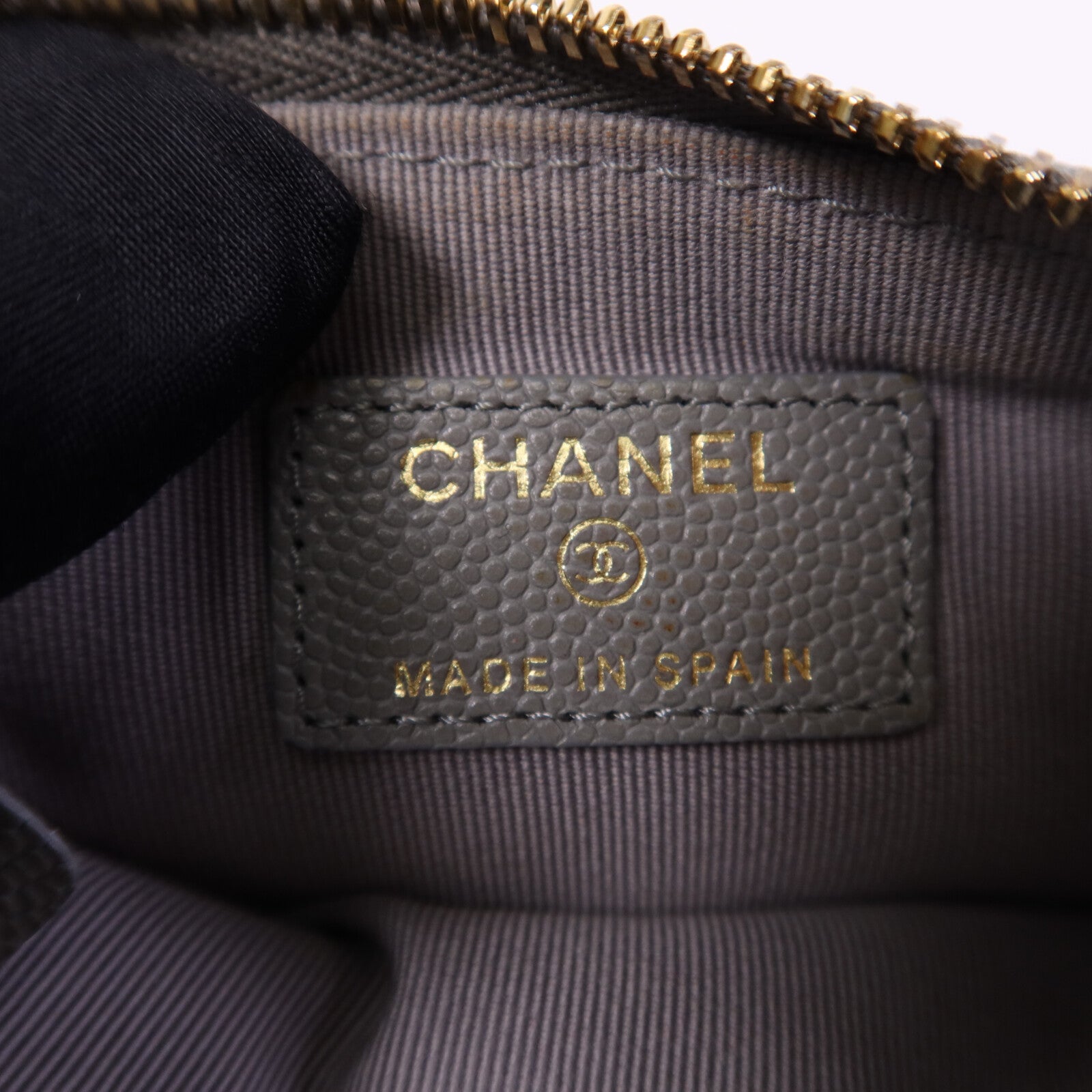 CHANEL 牛皮皮革Pouch金扣手拿包