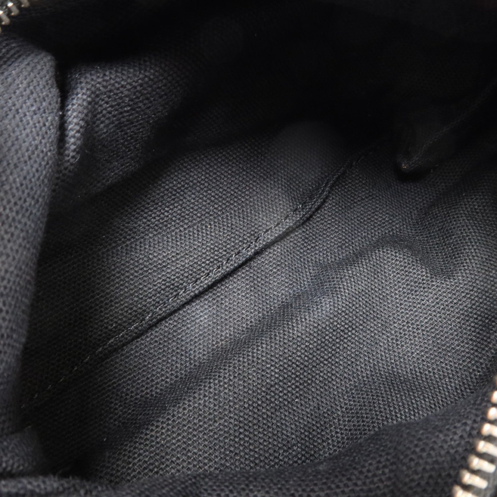 GIVENCHY 牛皮皮革Pandora Wristlet Pouch銀扣手拿包